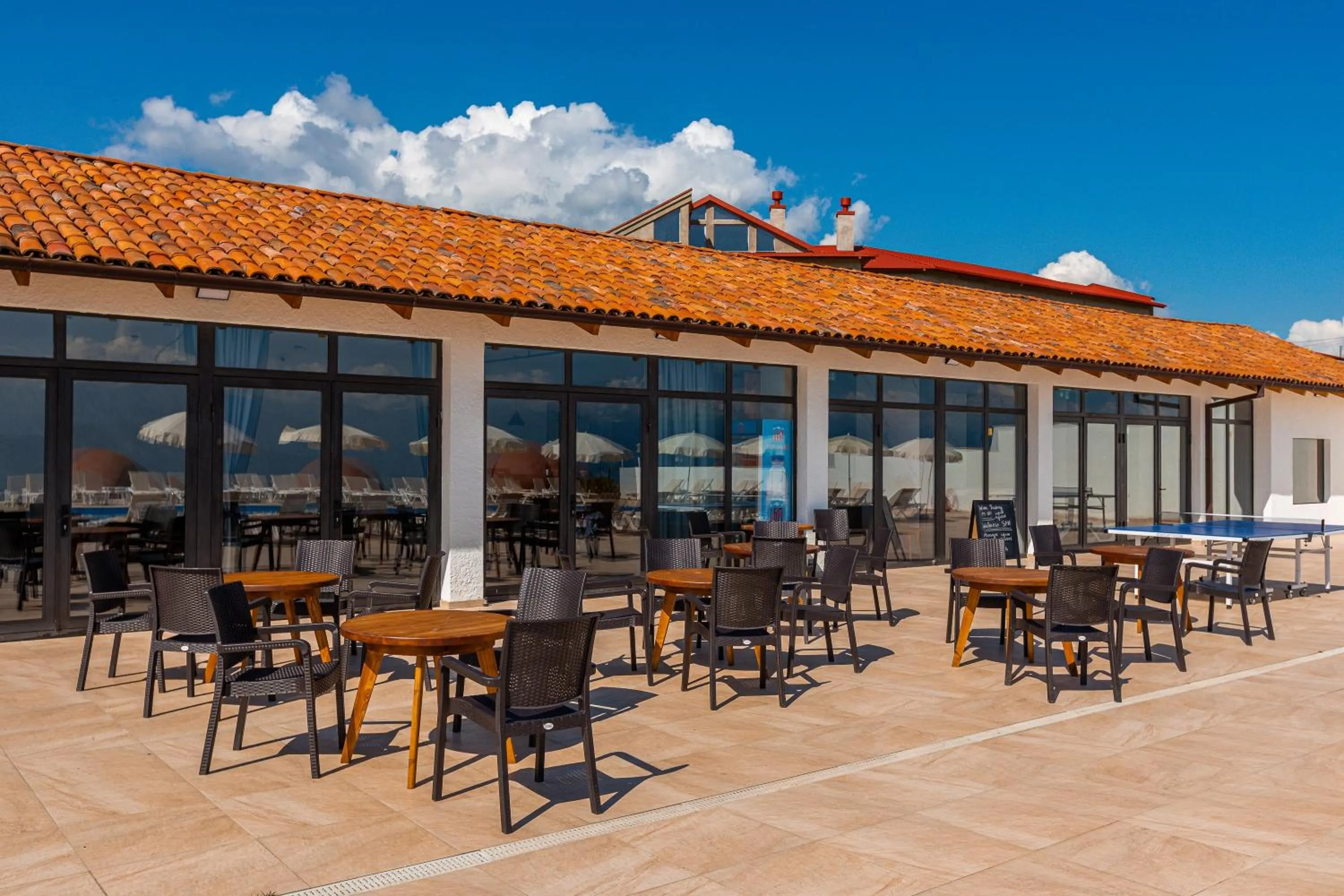 Restaurant/places to eat in Hotel Qvevrebi