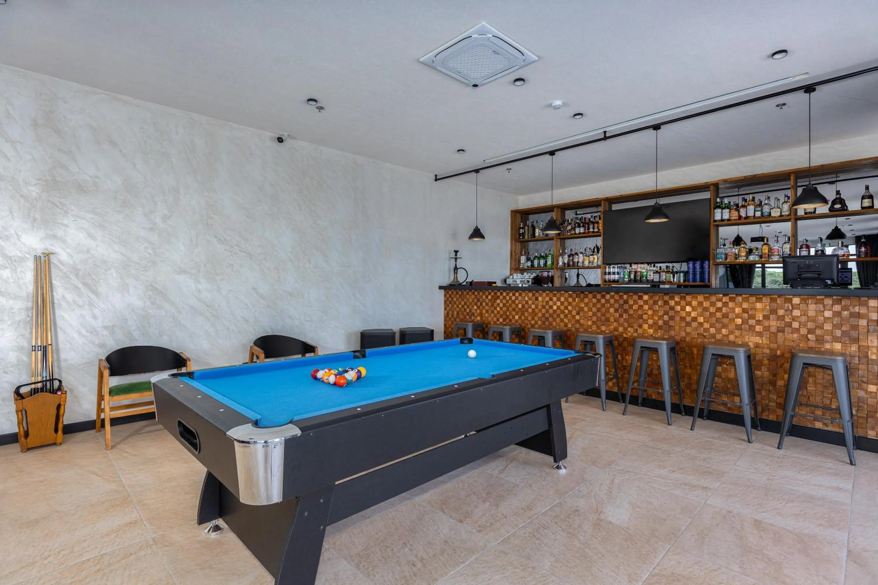 Communal lounge/ TV room in Hotel Qvevrebi