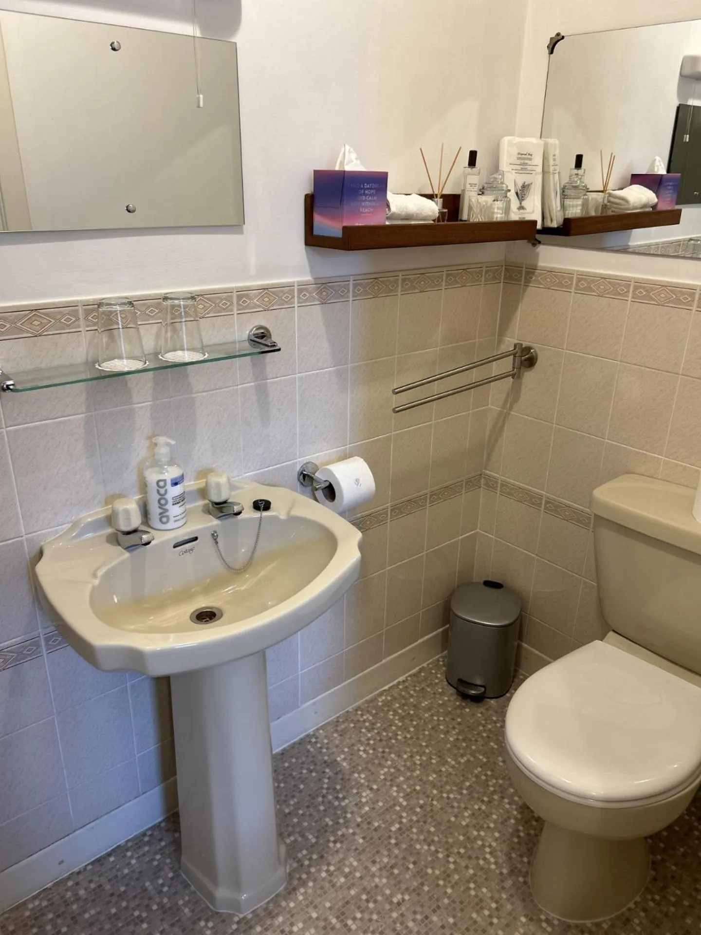 Toilet in Corunna Bed & Breakfast and Corunna Cottage