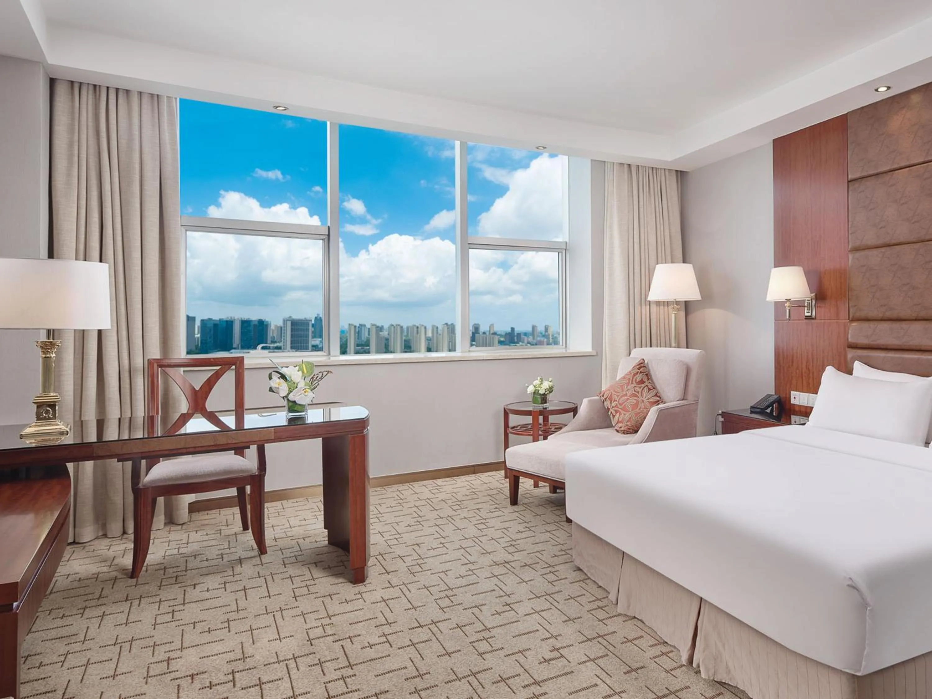 Seating area, Bed in Jin Jiang International Hotel Taicang