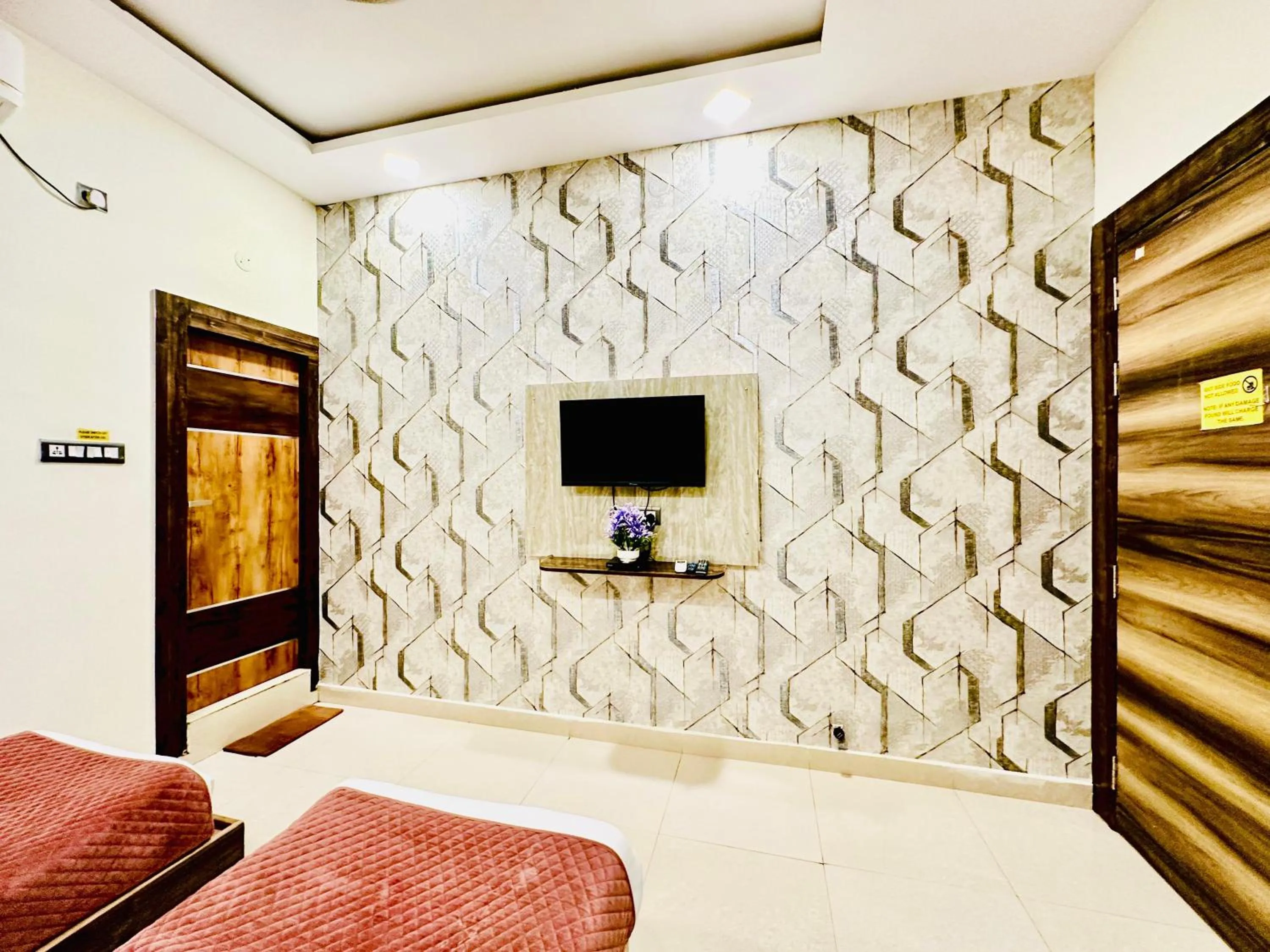 Property building, Bed in Hotel Sky International- Airport Zone Hyderabad