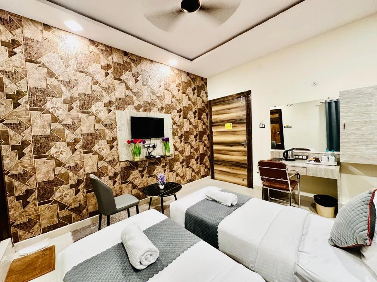 Property building, Bed in Hotel Sky International- Airport Zone Hyderabad