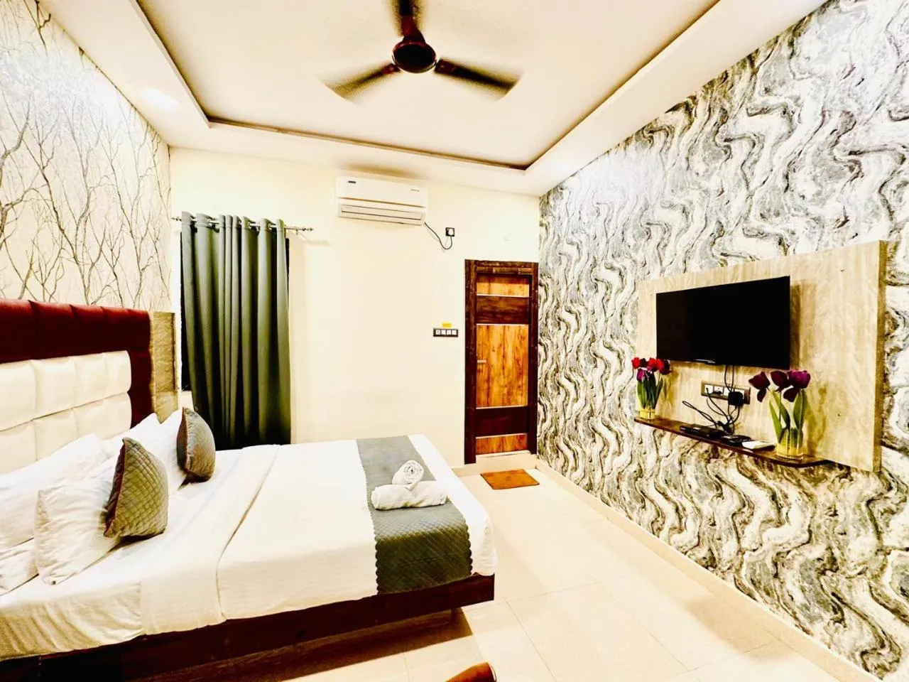 Property building, Bed in Hotel Sky International- Airport Zone Hyderabad