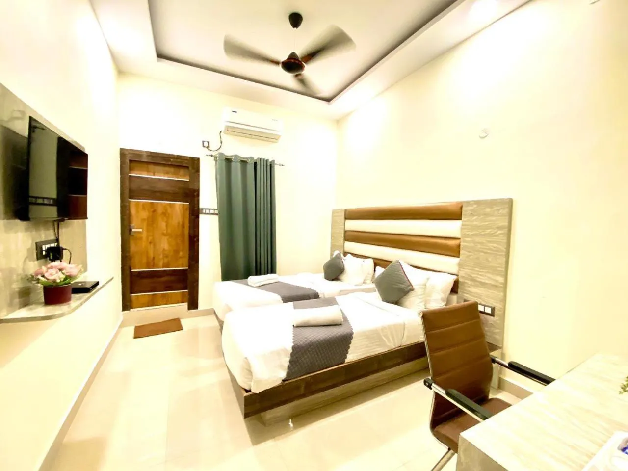 Property building, Bed in Hotel Sky International- Airport Zone Hyderabad