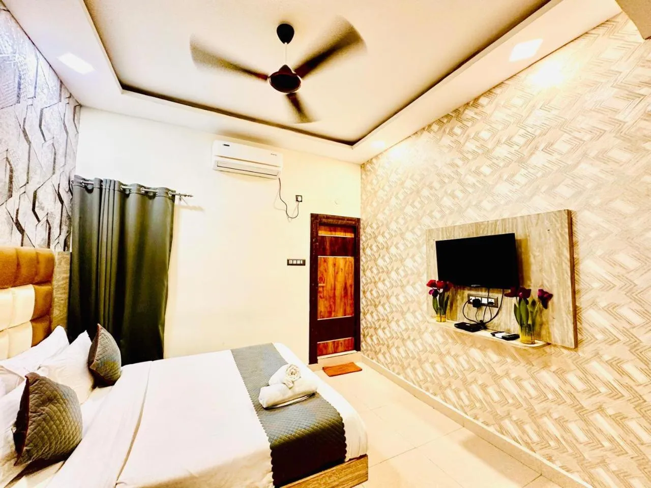 Property building, Bed in Hotel Sky International- Airport Zone Hyderabad