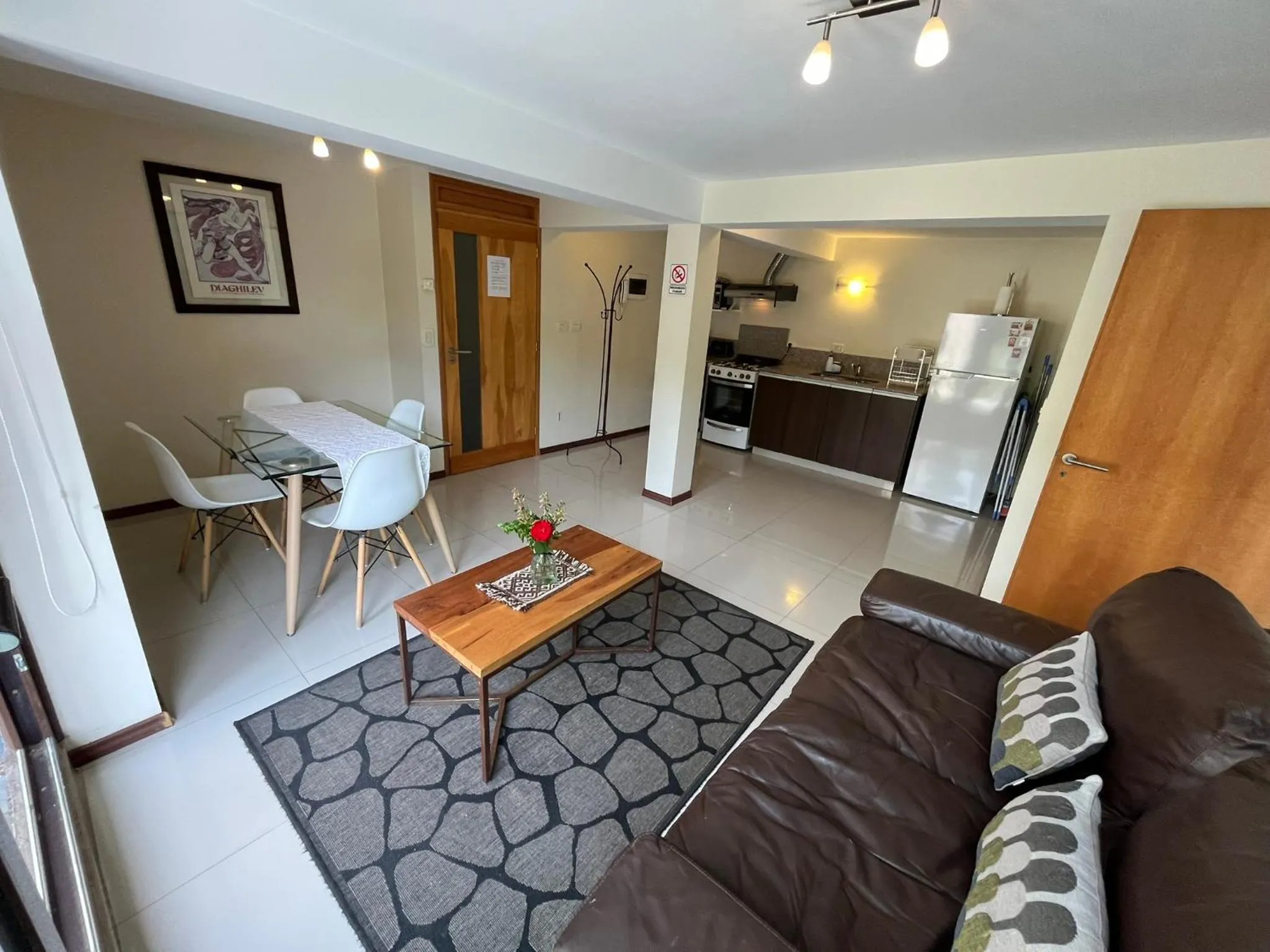 Kitchen or kitchenette in Abedul Apartamentos