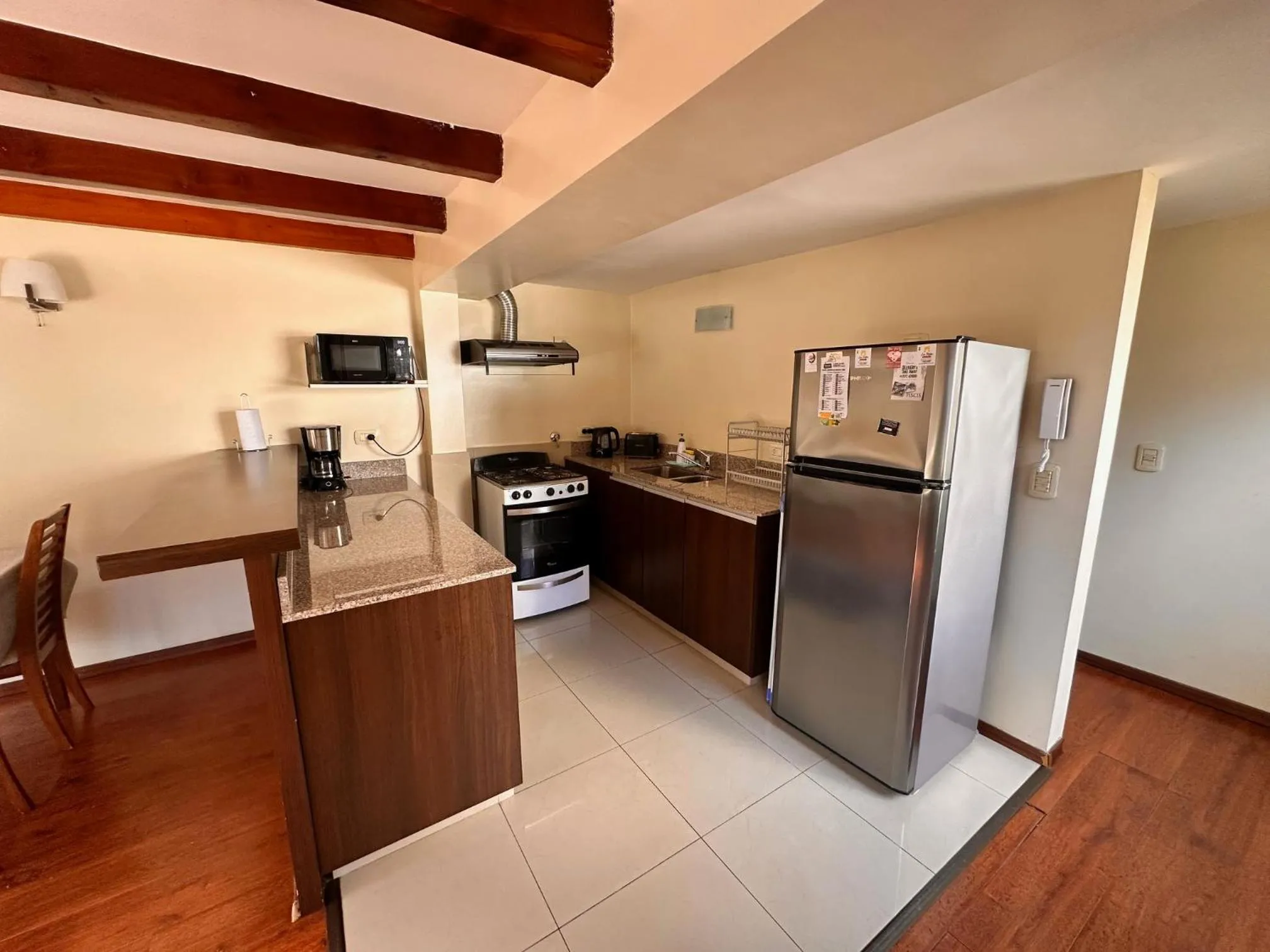Kitchen or kitchenette in Abedul Apartamentos