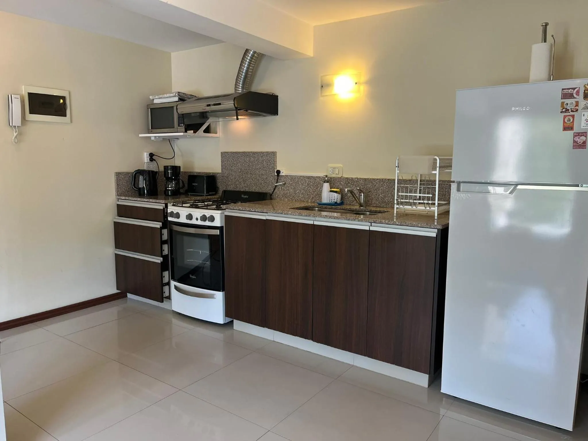 Kitchen or kitchenette in Abedul Apartamentos