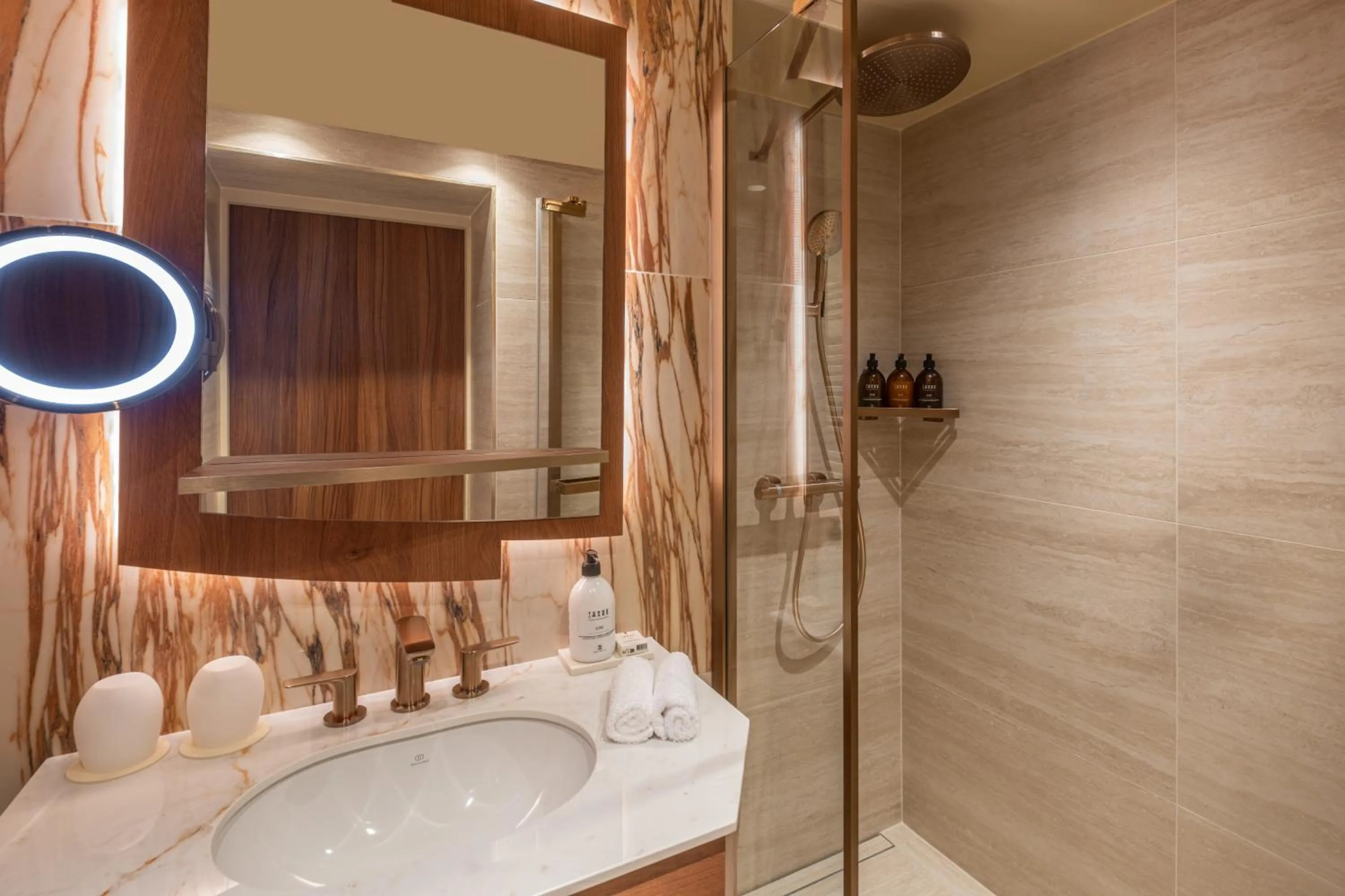 Shower in Hôtel La Bourdonnais by Inwood Hotels