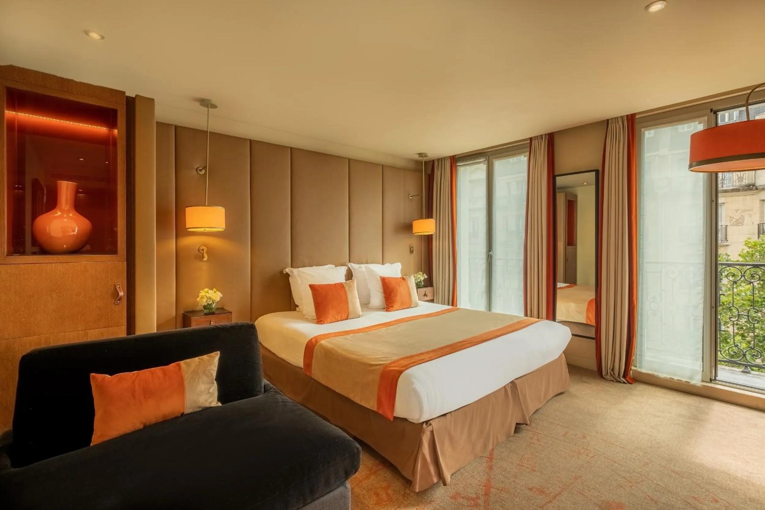 Bedroom, Bed in Hôtel La Bourdonnais by Inwood Hotels