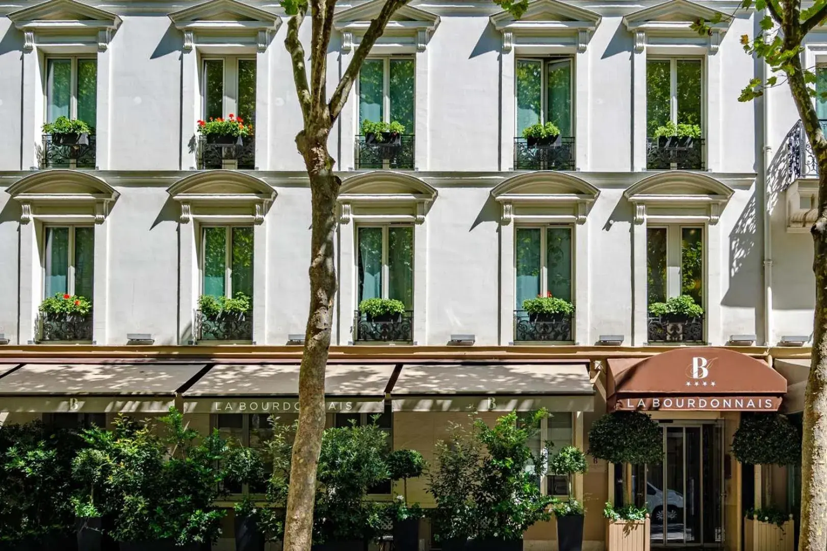 Property building in Hôtel La Bourdonnais by Inwood Hotels Property building in Hôtel La Bourdonnais by Inwood Hotels