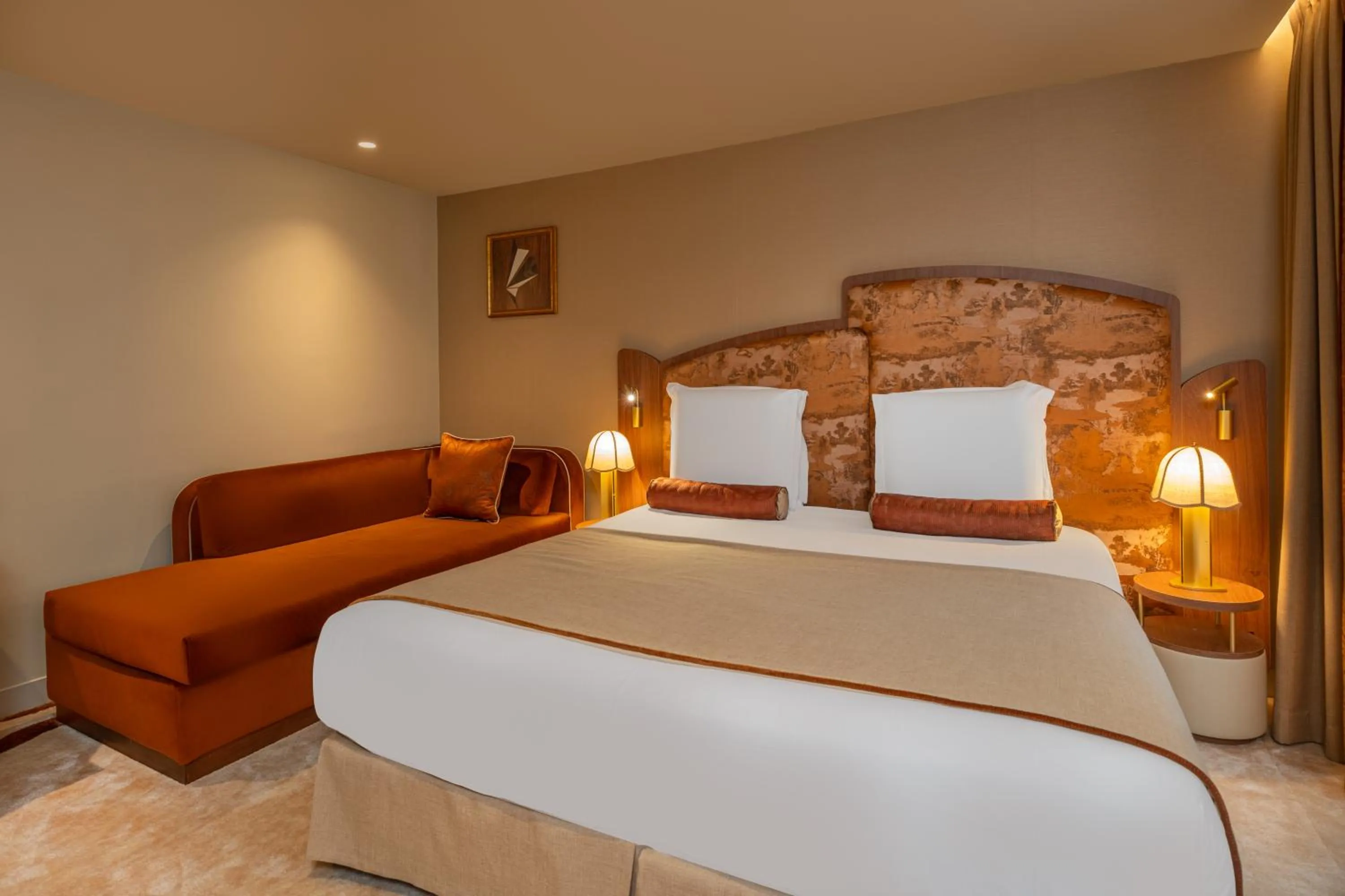 Bedroom, Bed in Hôtel La Bourdonnais by Inwood Hotels