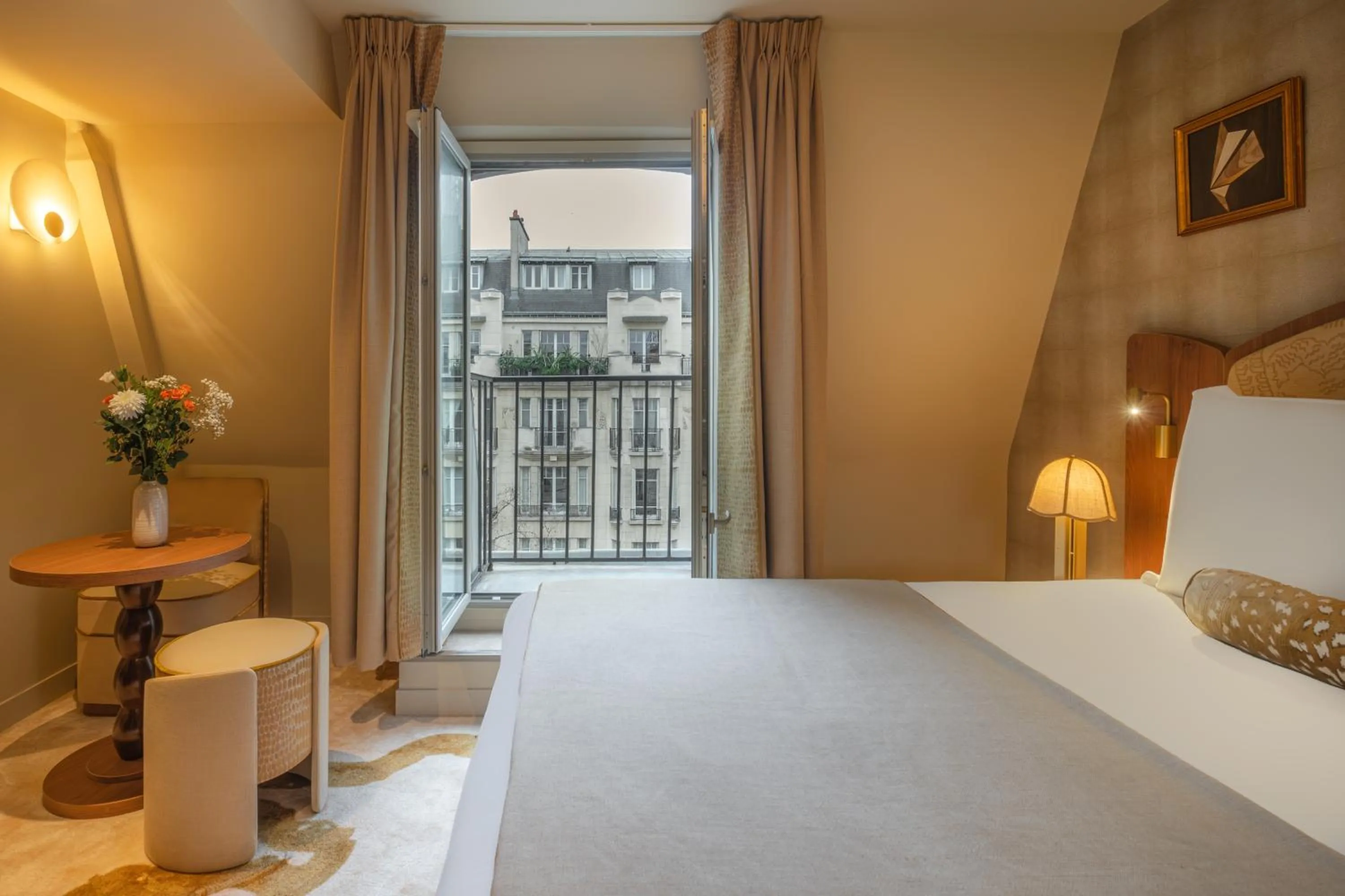 Bedroom, Bed in Hôtel La Bourdonnais by Inwood Hotels