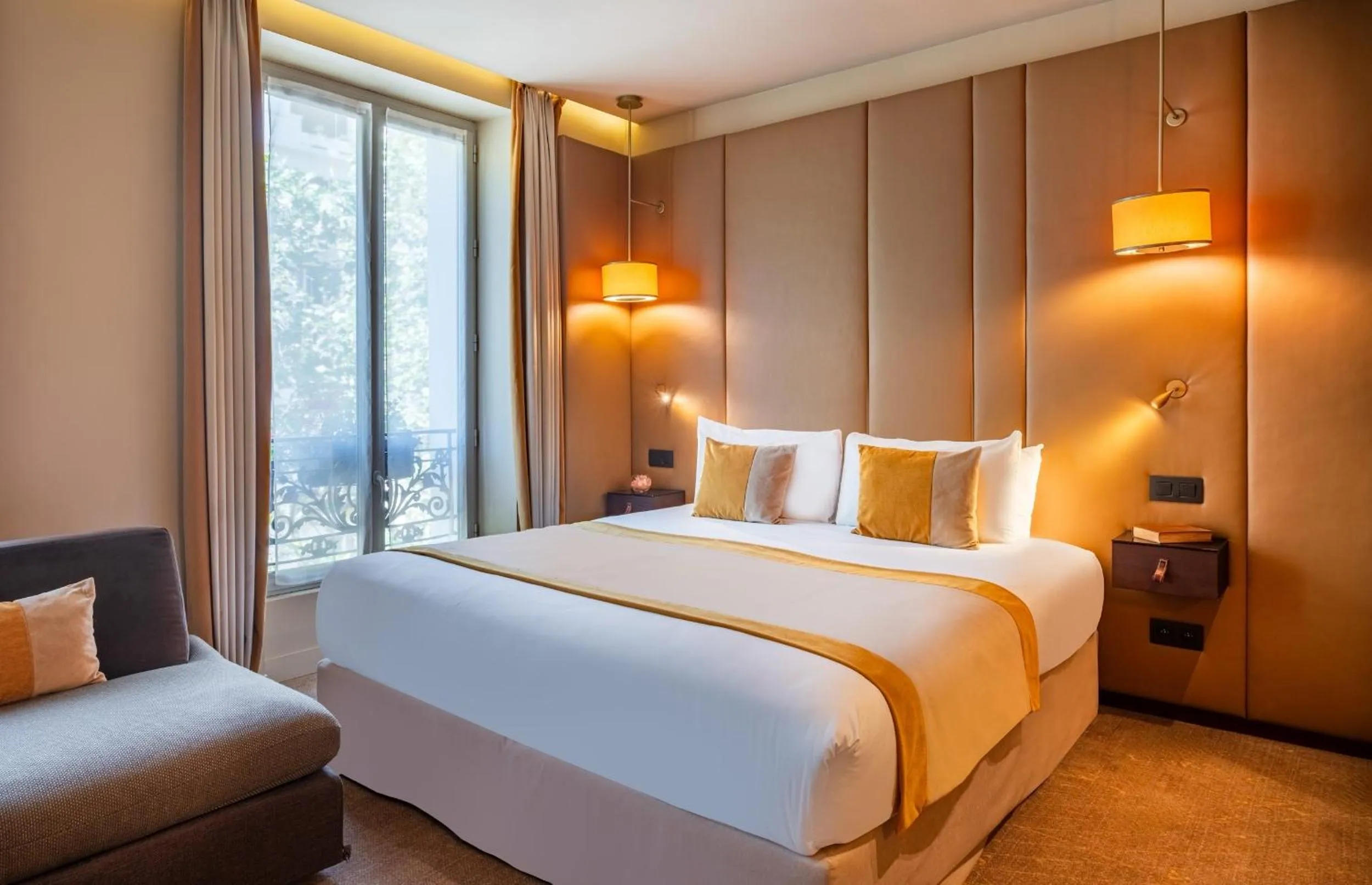 Bedroom, Bed in Hôtel La Bourdonnais by Inwood Hotels