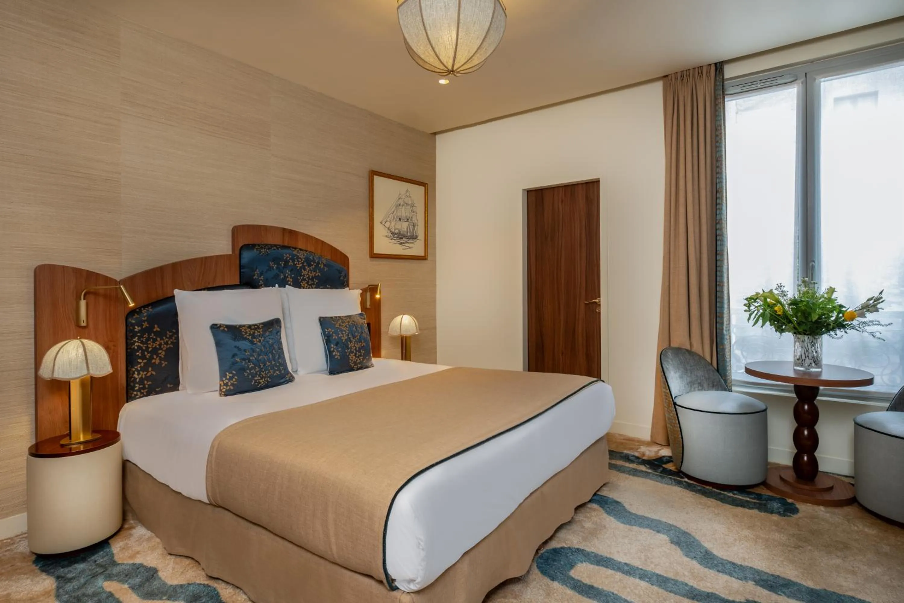 Bedroom, Bed in Hôtel La Bourdonnais by Inwood Hotels