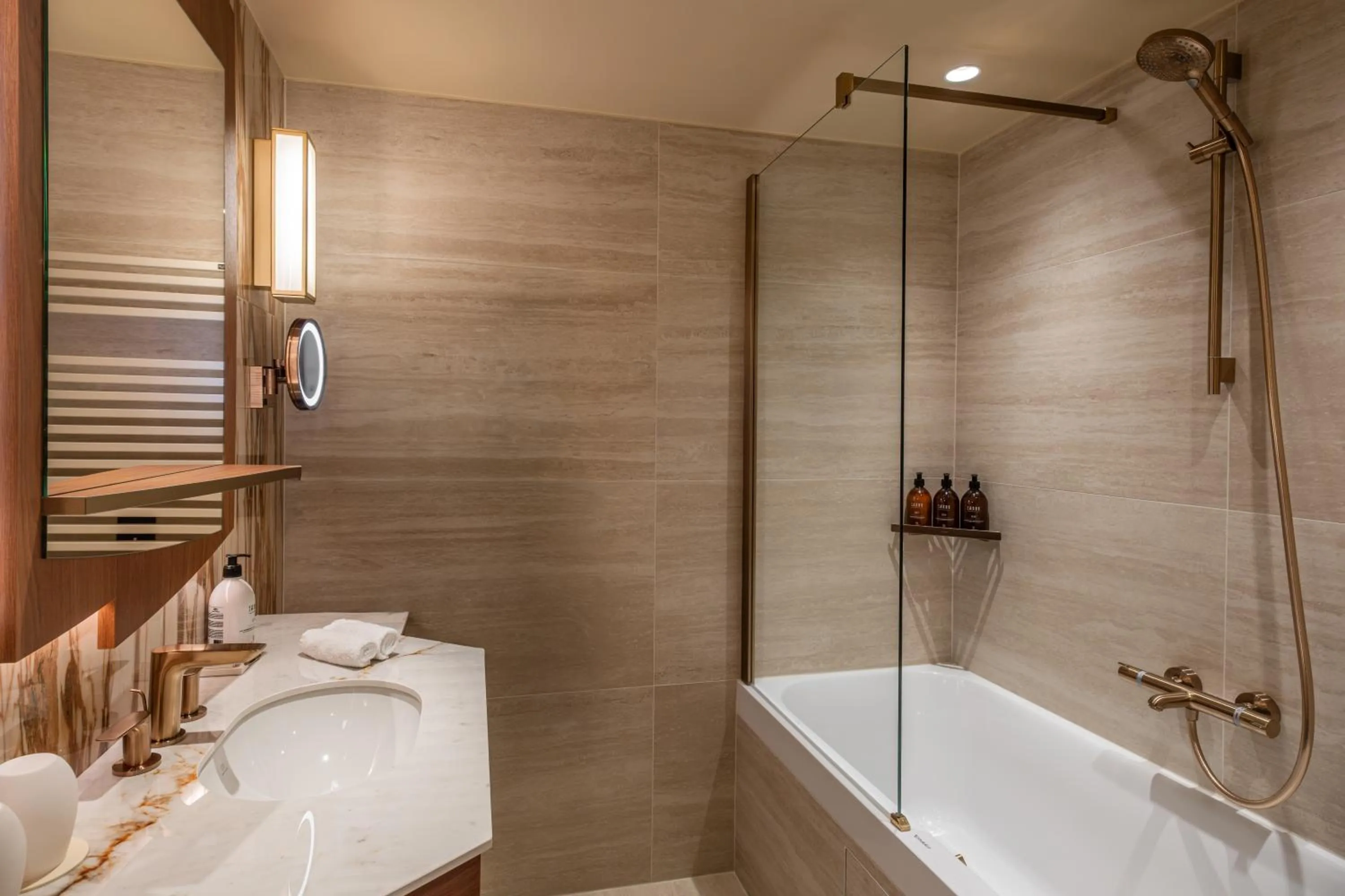 Bathroom in Hôtel La Bourdonnais by Inwood Hotels