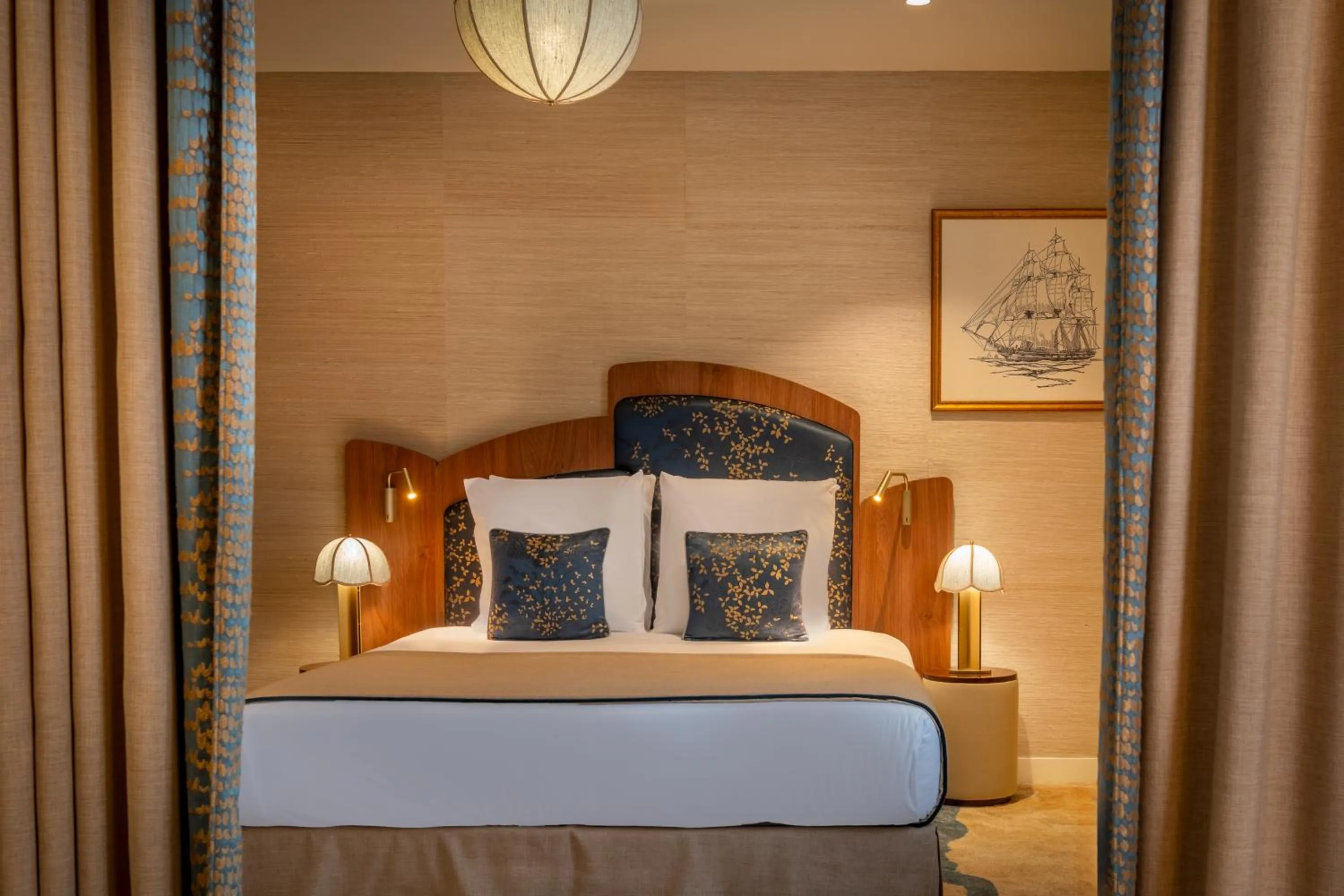 Bed in Hôtel La Bourdonnais by Inwood Hotels