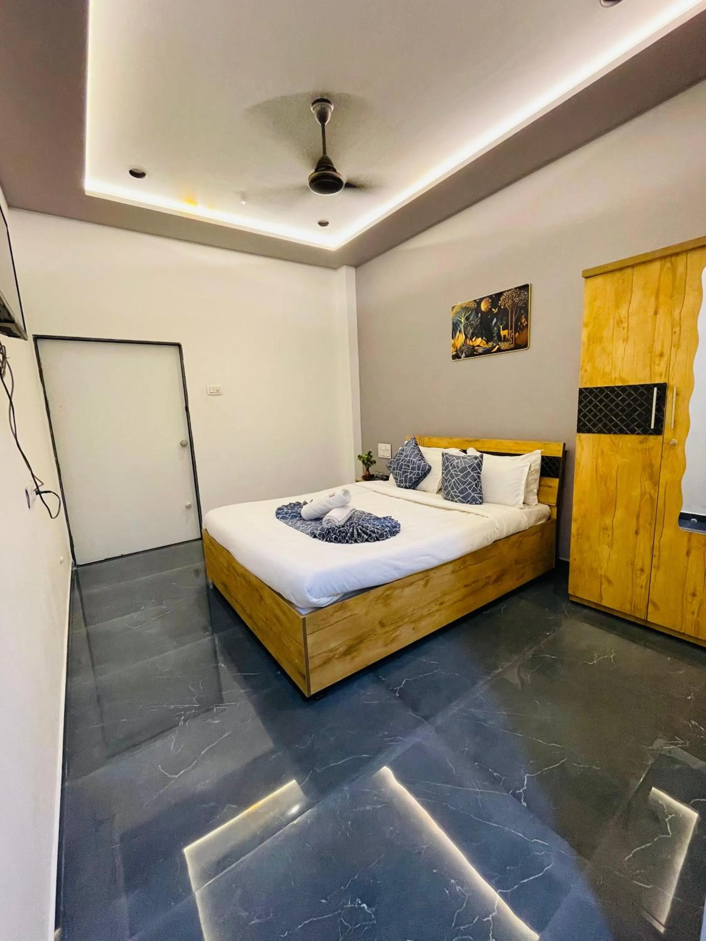 HOTEL THE GRAND MARUTI