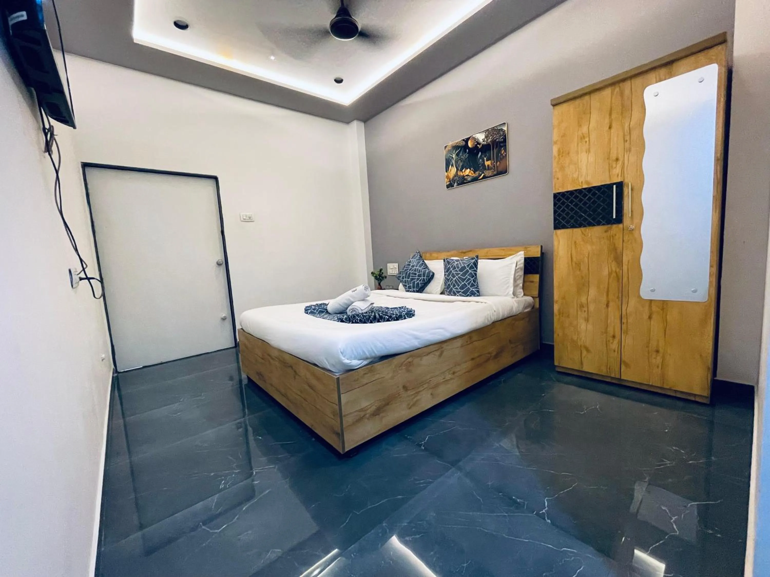 HOTEL THE GRAND MARUTI