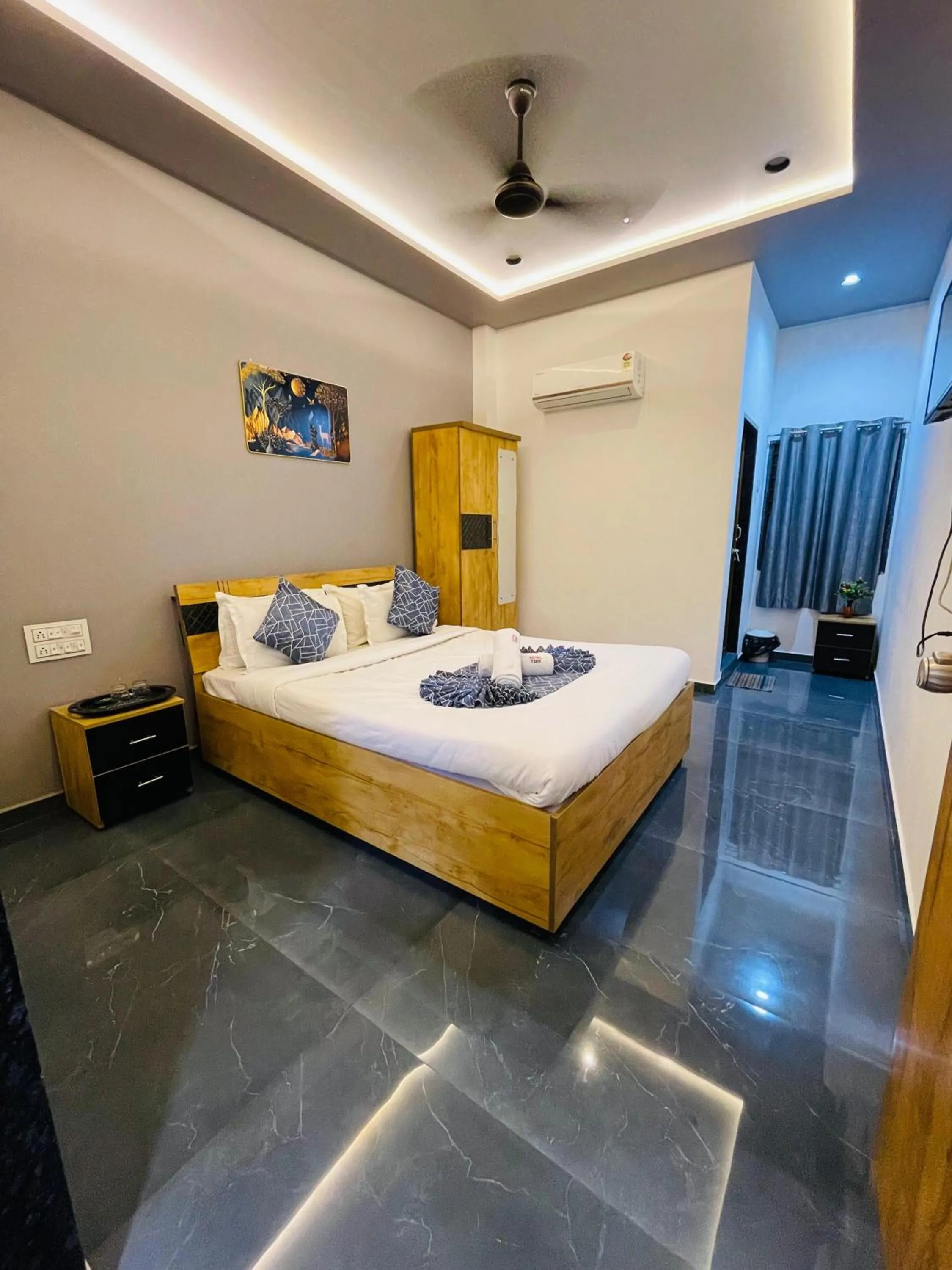 HOTEL THE GRAND MARUTI