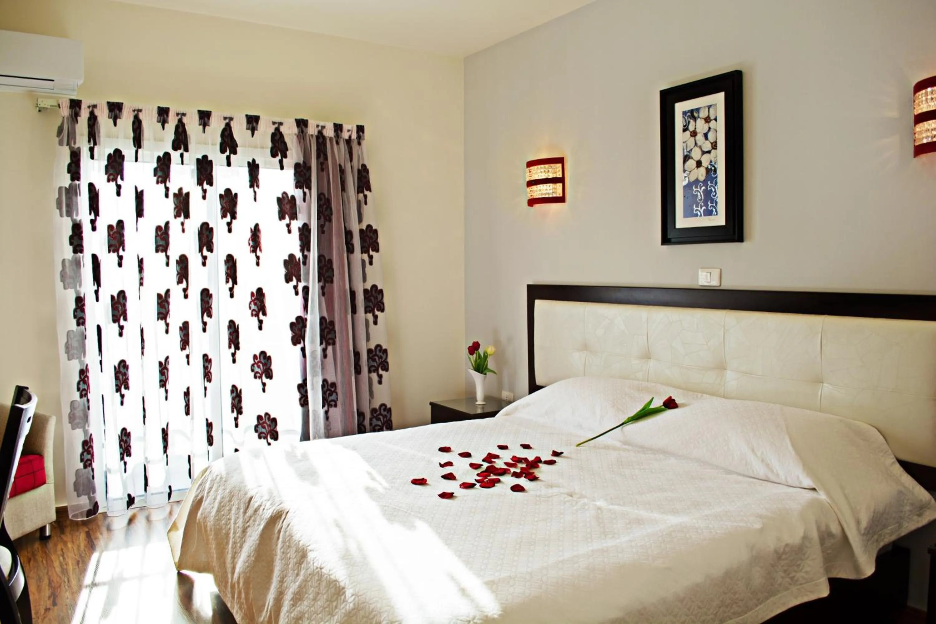 Bedroom, Bed in Al Murjan Palace Hotel Jounieh