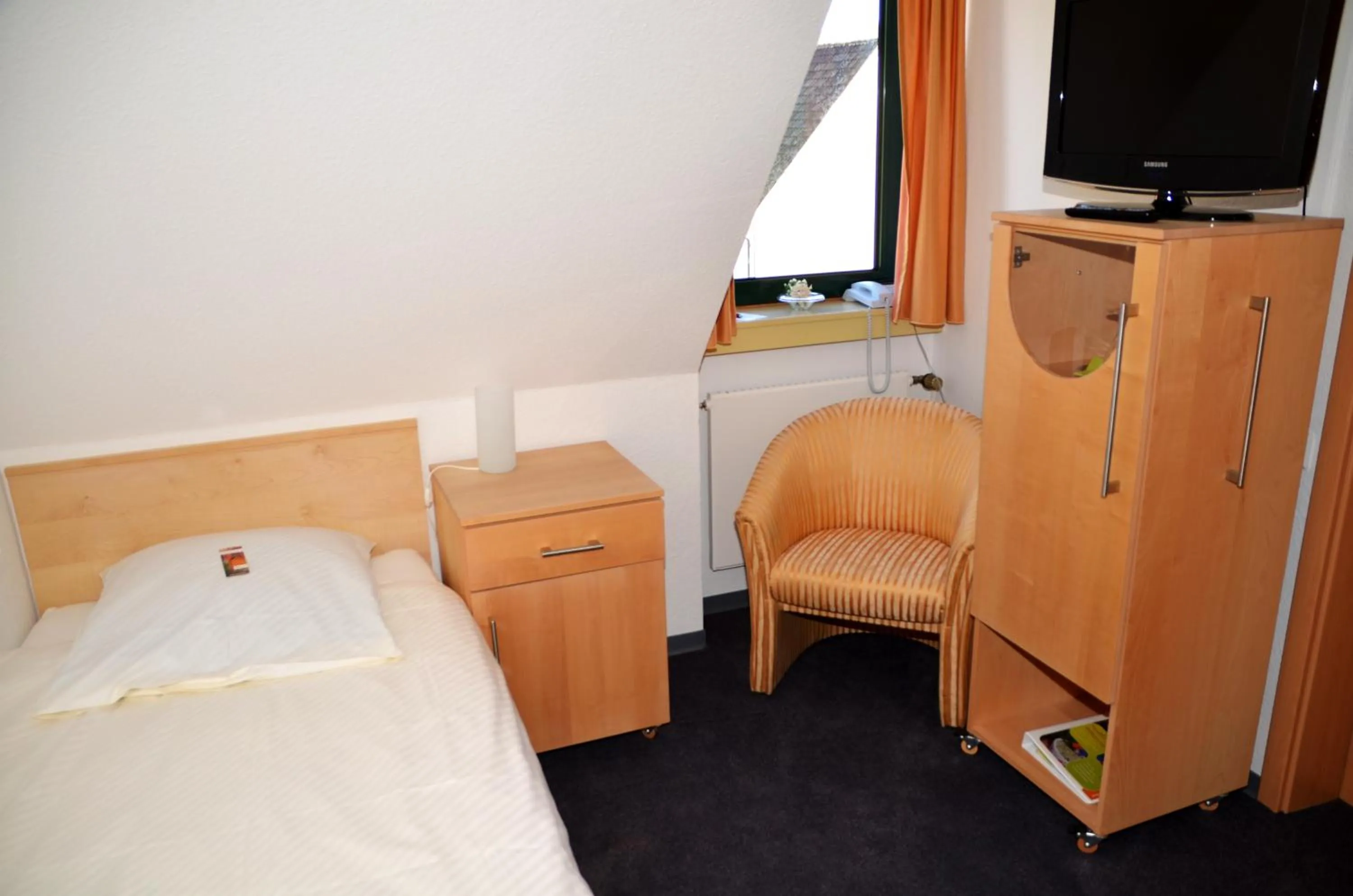 Bed in velcrea
