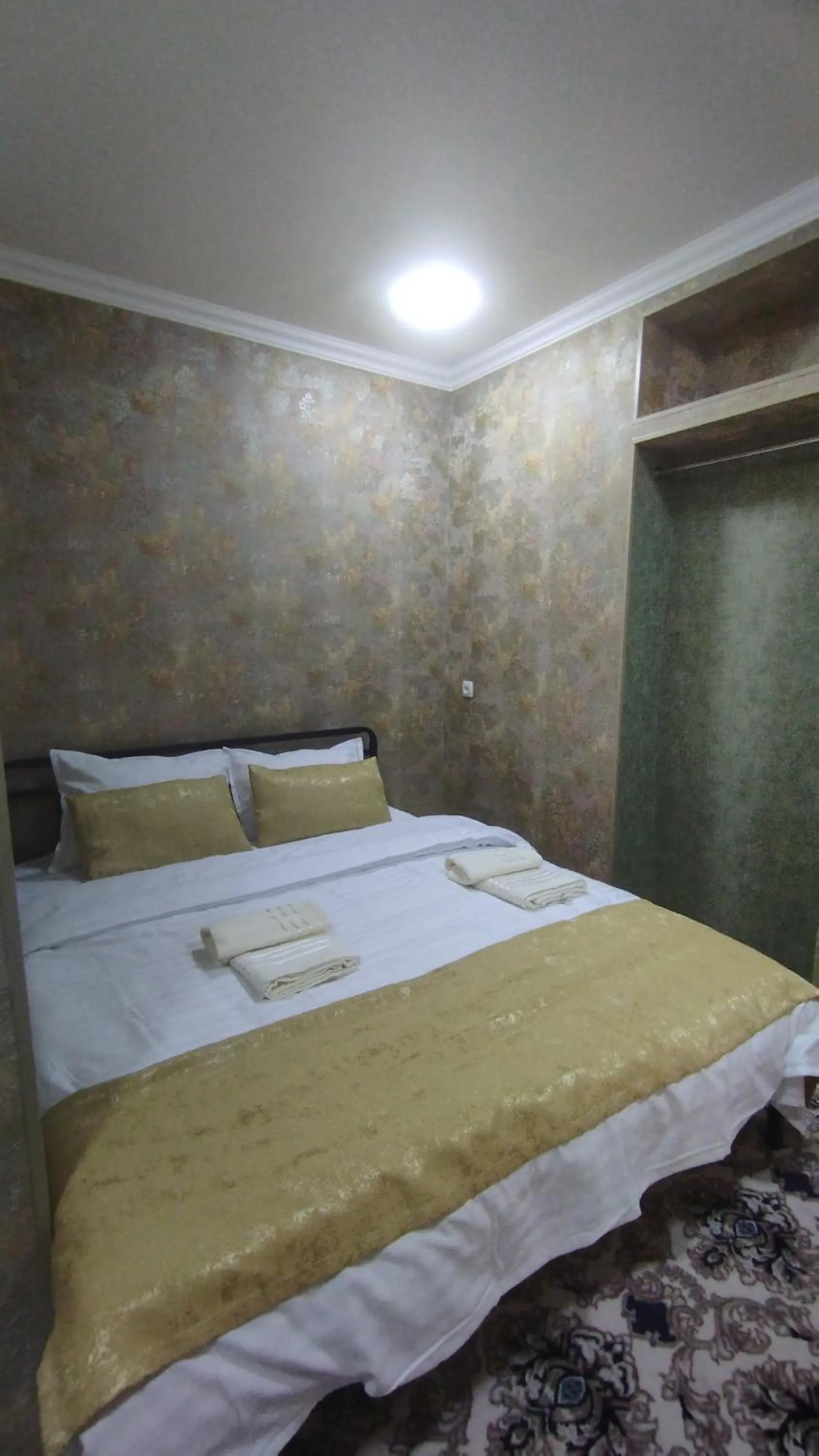 Bed in Reyhana Unique House