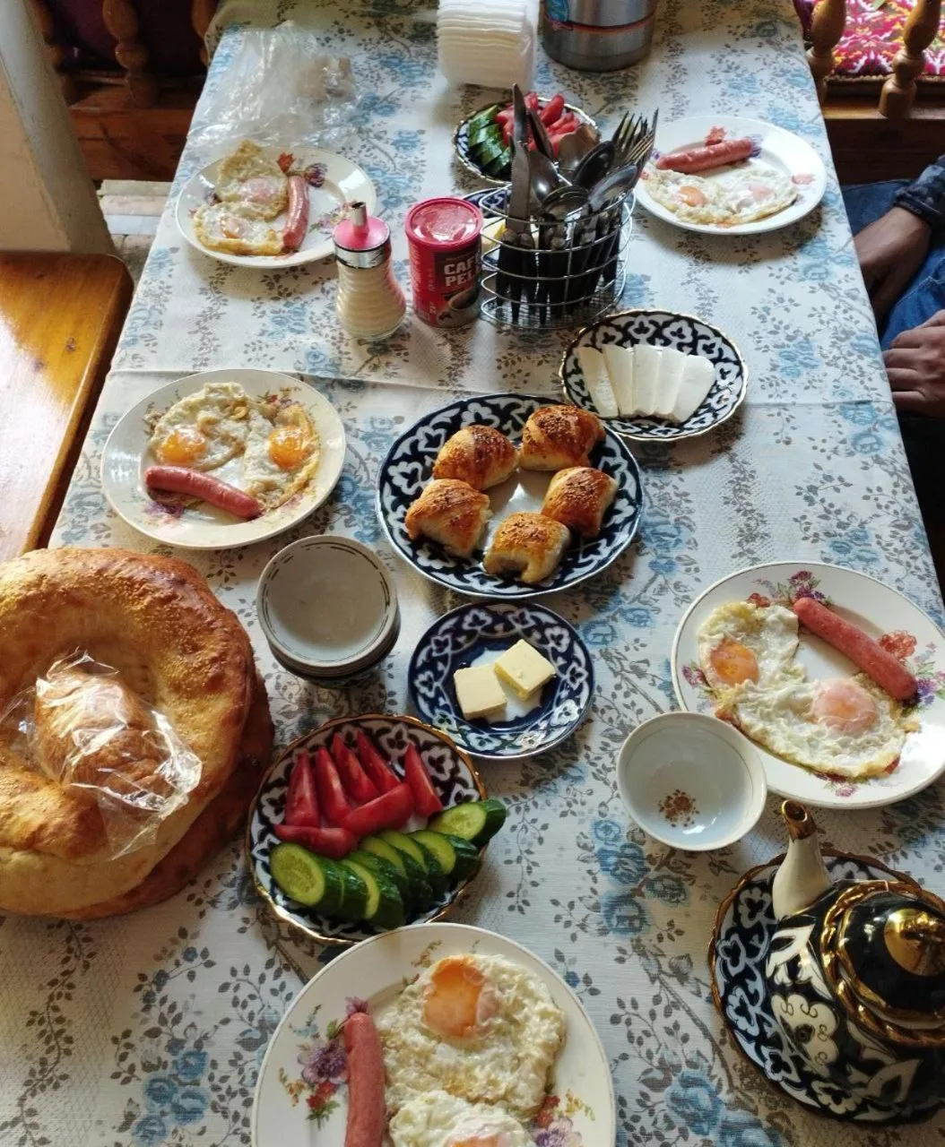 Breakfast in Reyhana Unique House