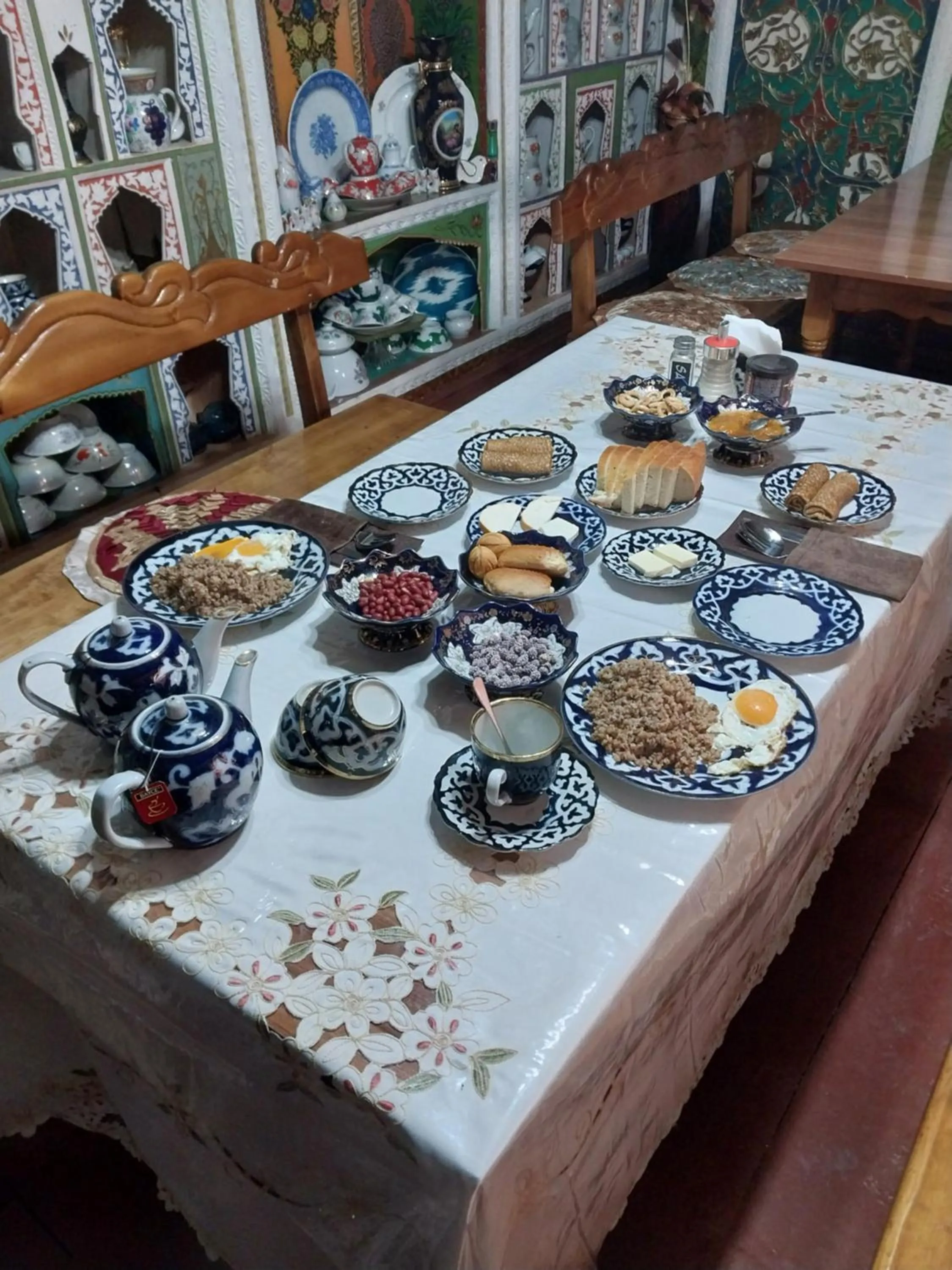 Food and drinks in Reyhana Unique House