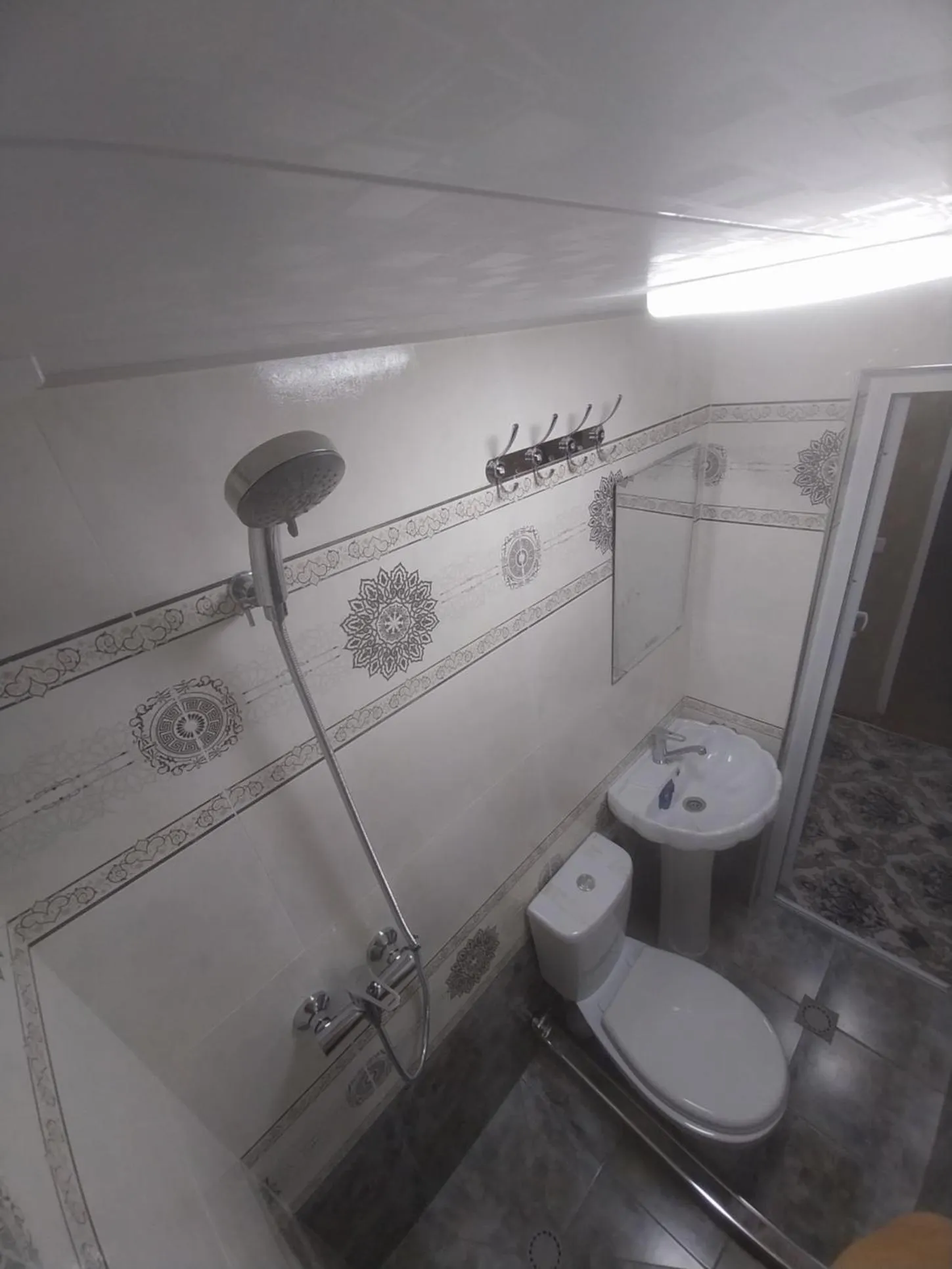 Shower in Reyhana Unique House