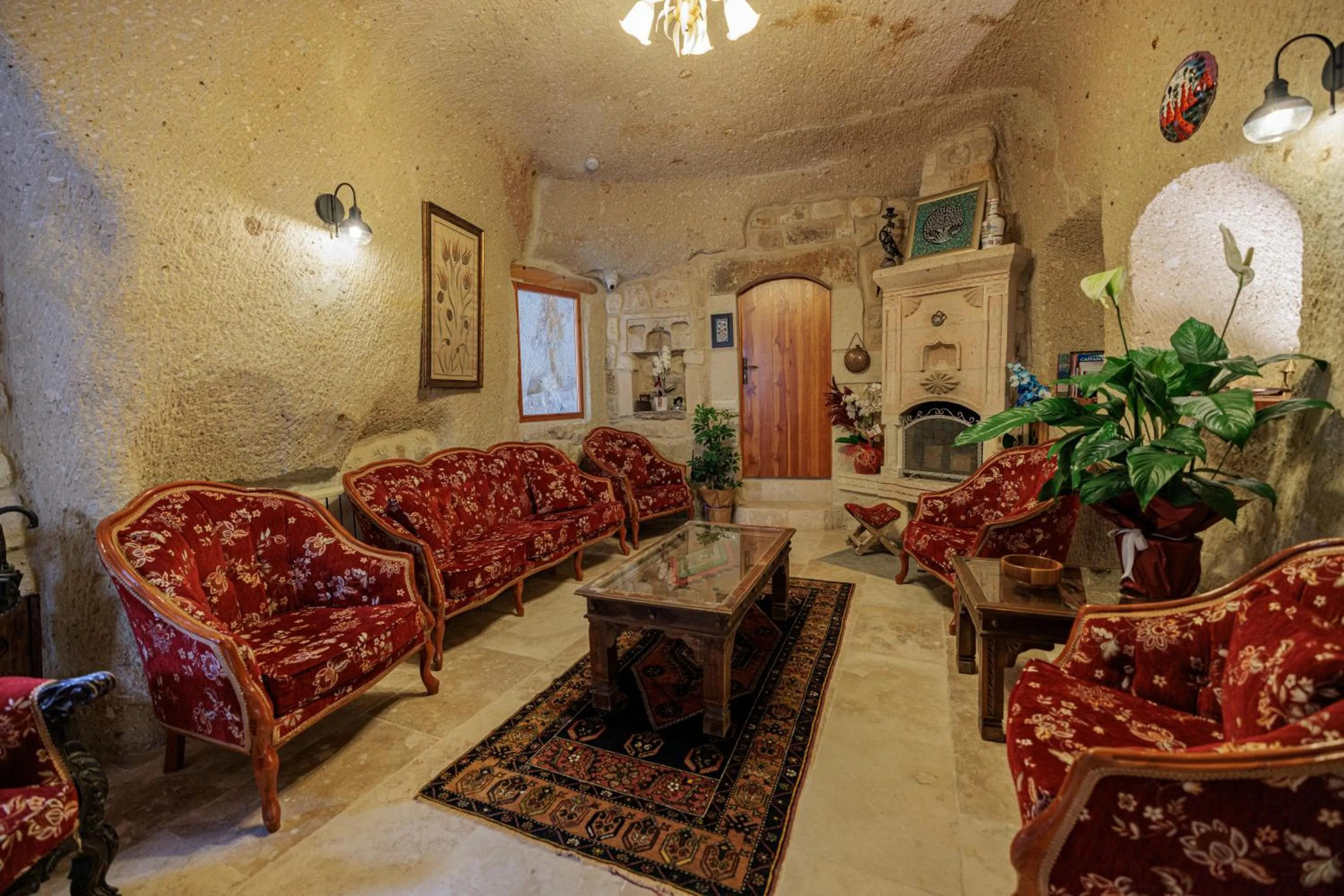 Lobby or reception in Canyon Cave Hotel