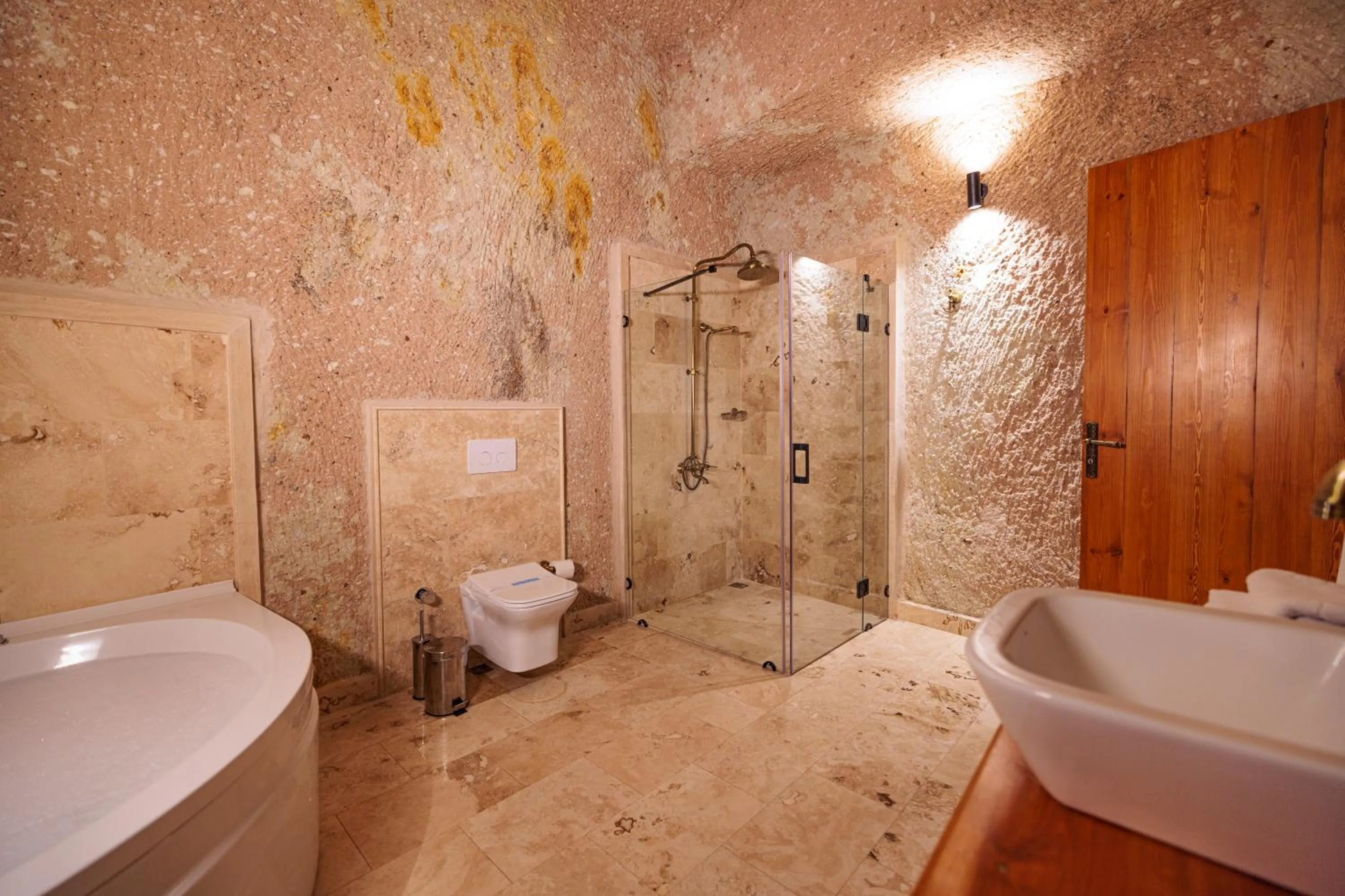 Toilet in Canyon Cave Hotel