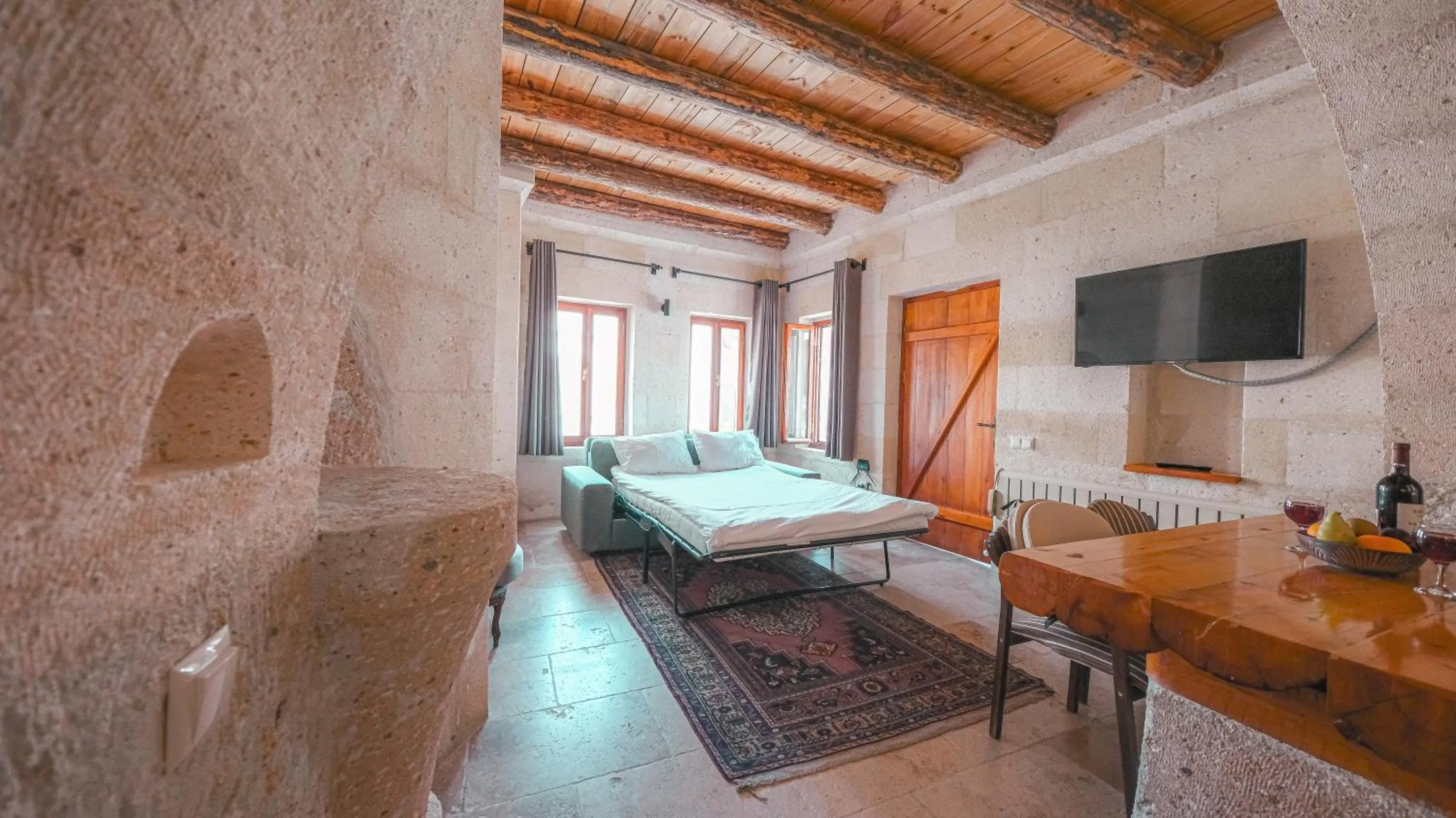 Family, Bed in Canyon Cave Hotel