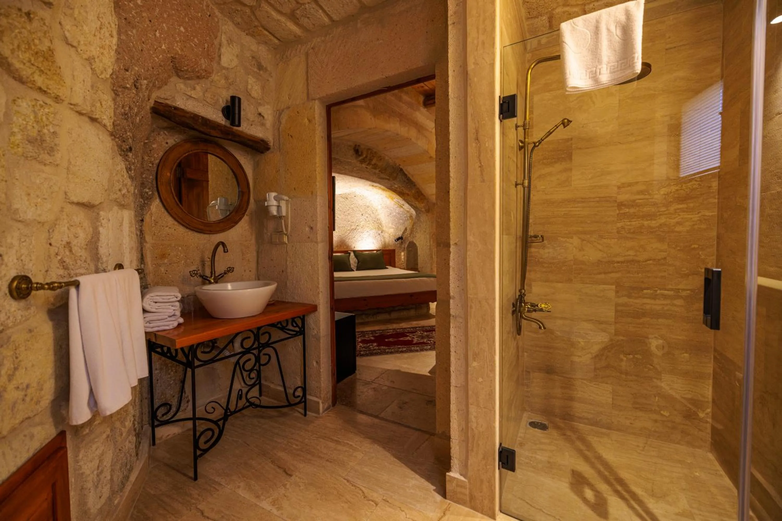 Bathroom in Canyon Cave Hotel