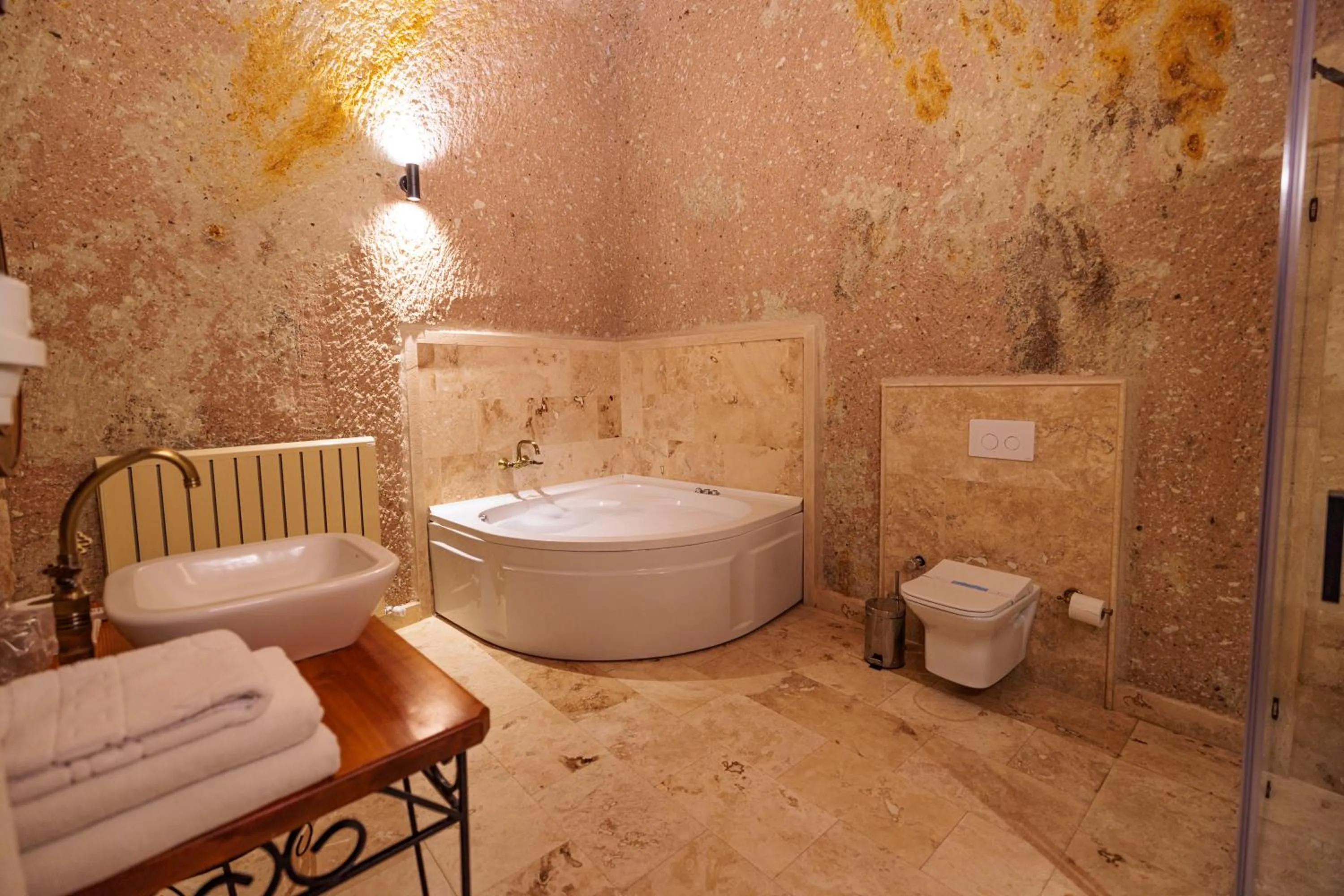 Shower in Canyon Cave Hotel