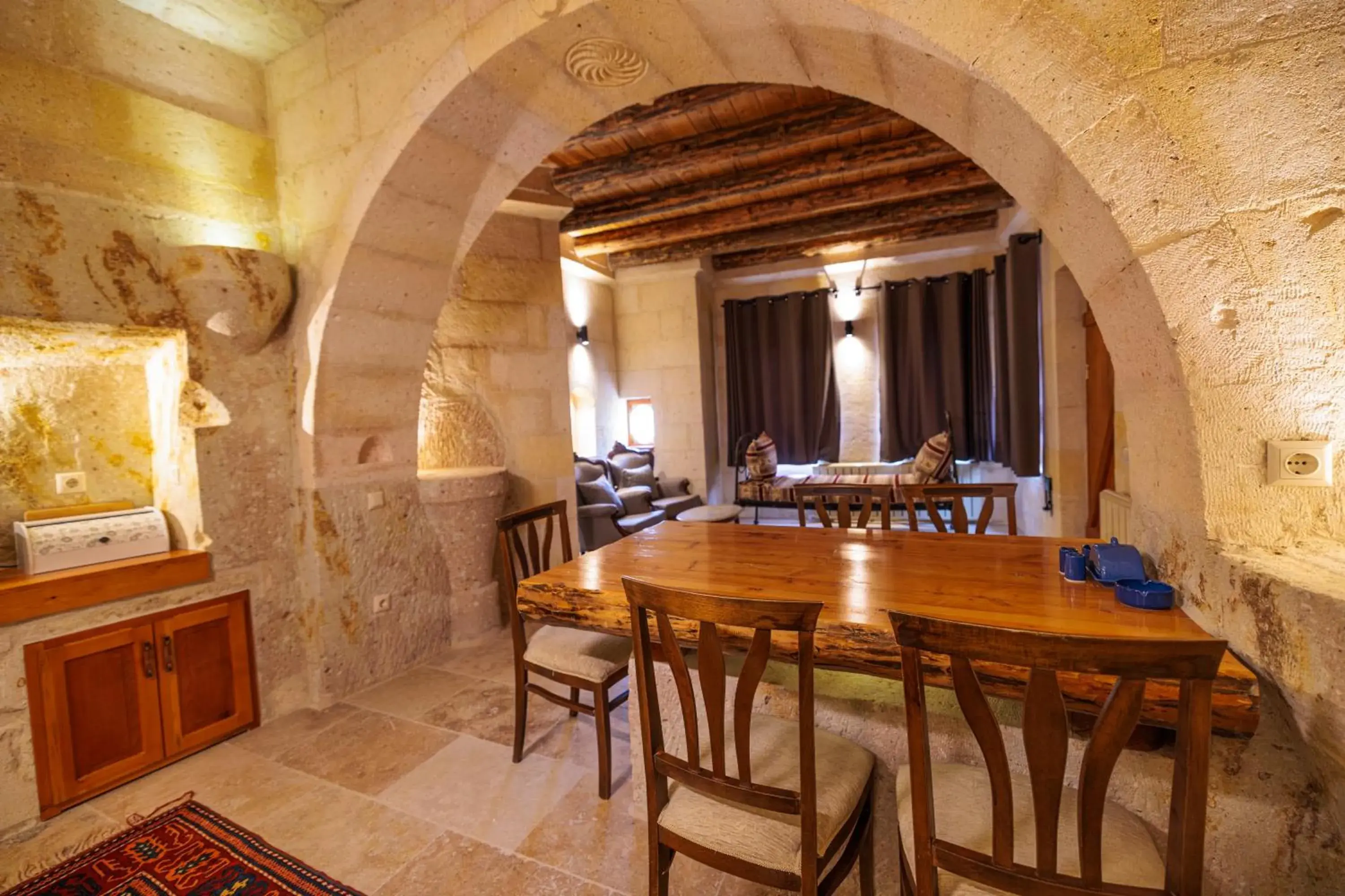 Living room in Canyon Cave Hotel Living room in Canyon Cave Hotel