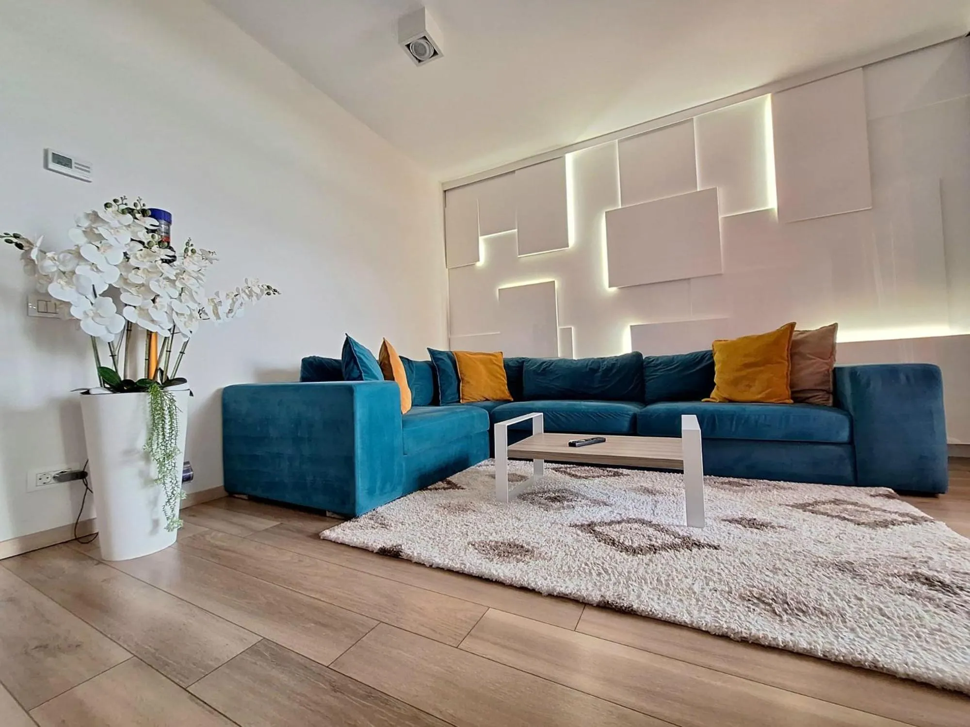 Seating area in Panoramic view-Excelent location