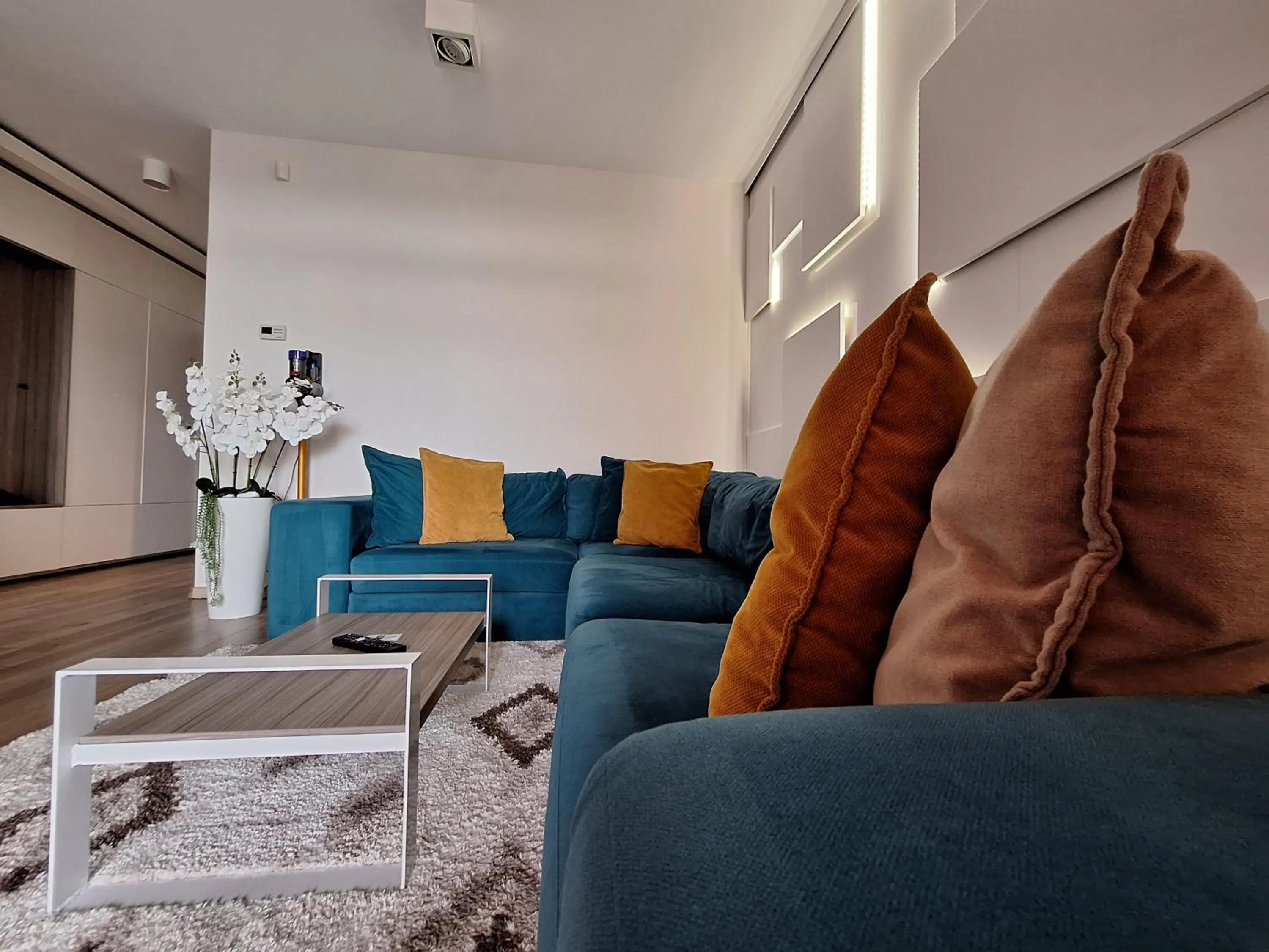 Living room in Panoramic view-Excelent location