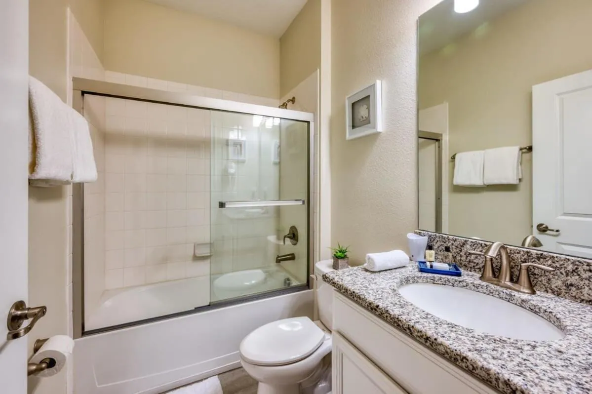 Stunning Home Private Pool Great Location