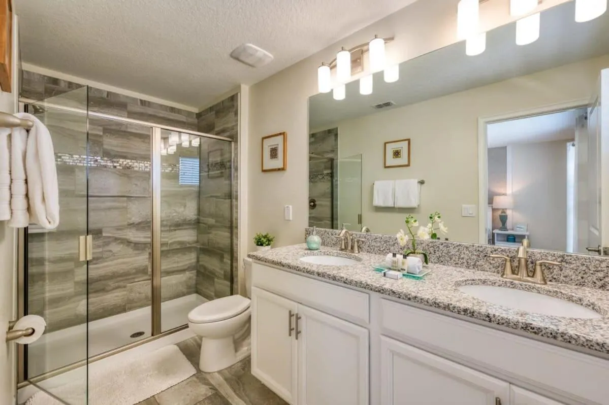 Stunning Home Private Pool Great Location