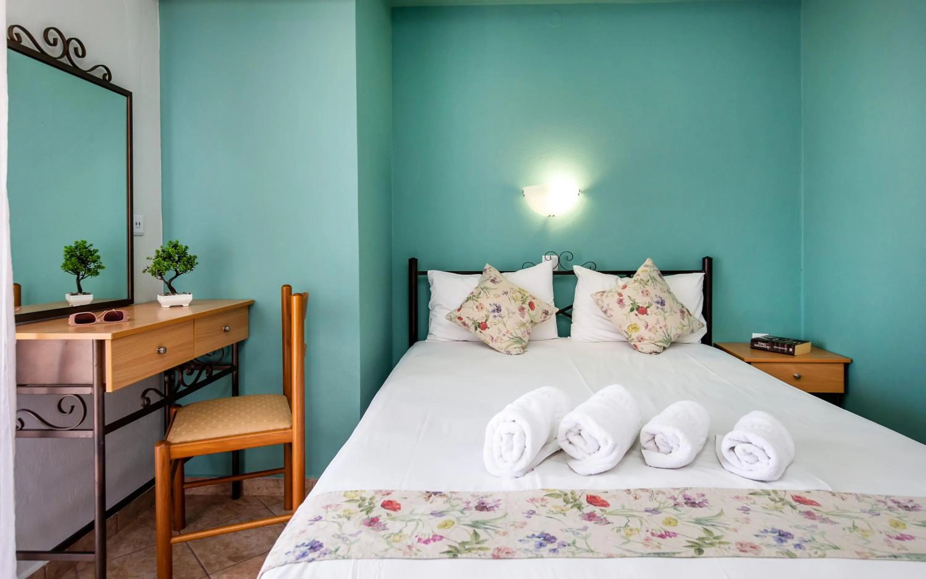 Bed in Famelia Studios Lampiris