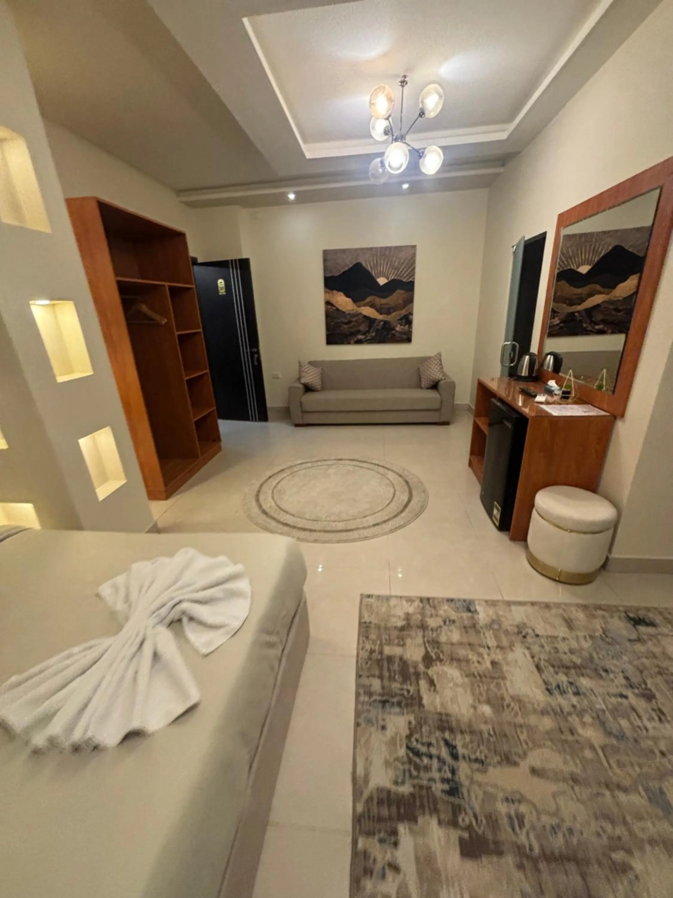 Bedroom, Bed in Solima Pyramids View