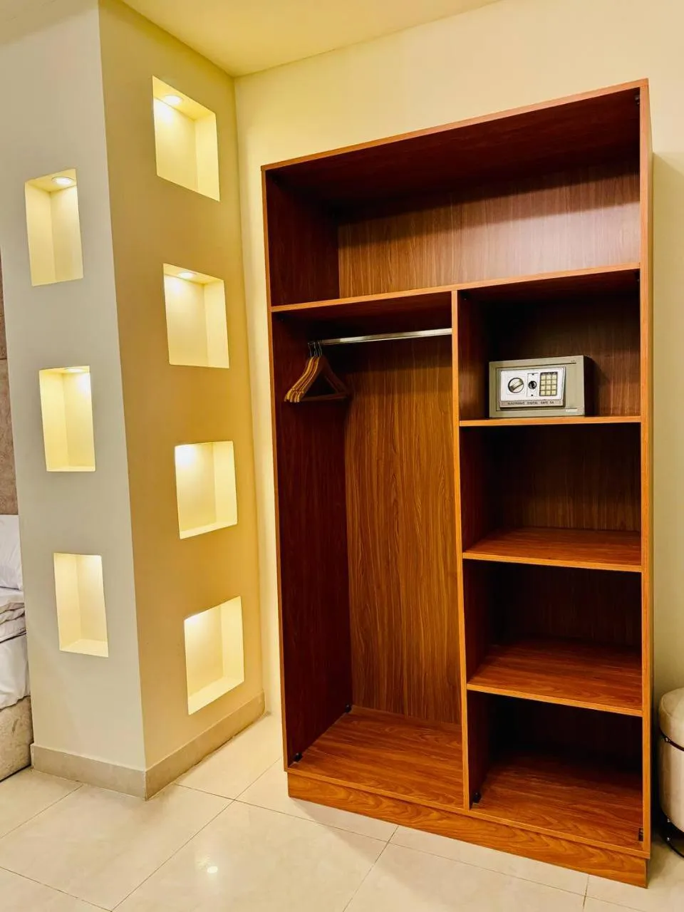 microwave in Solima Pyramids View