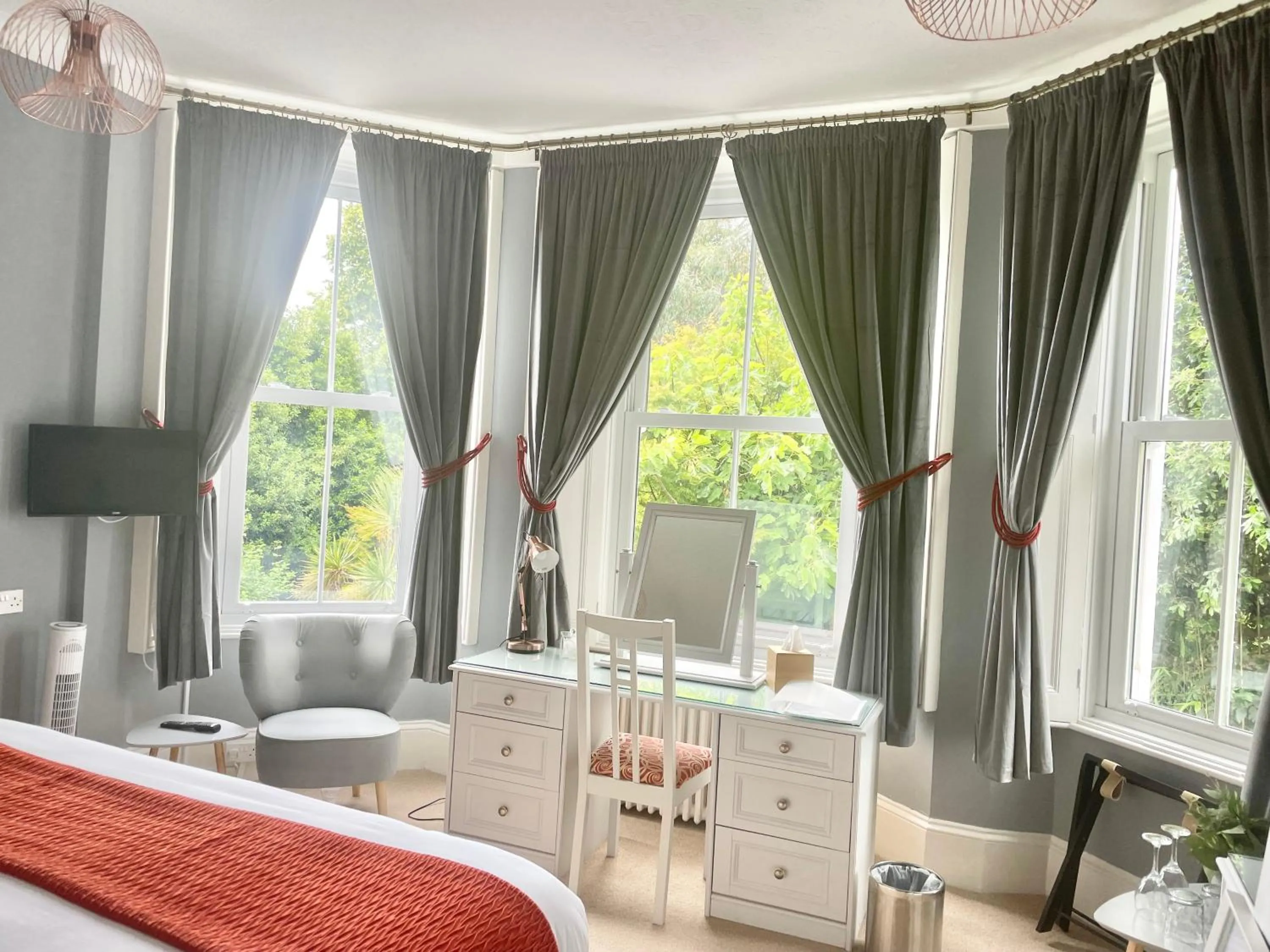 Bedroom, Bed in Carlton Court