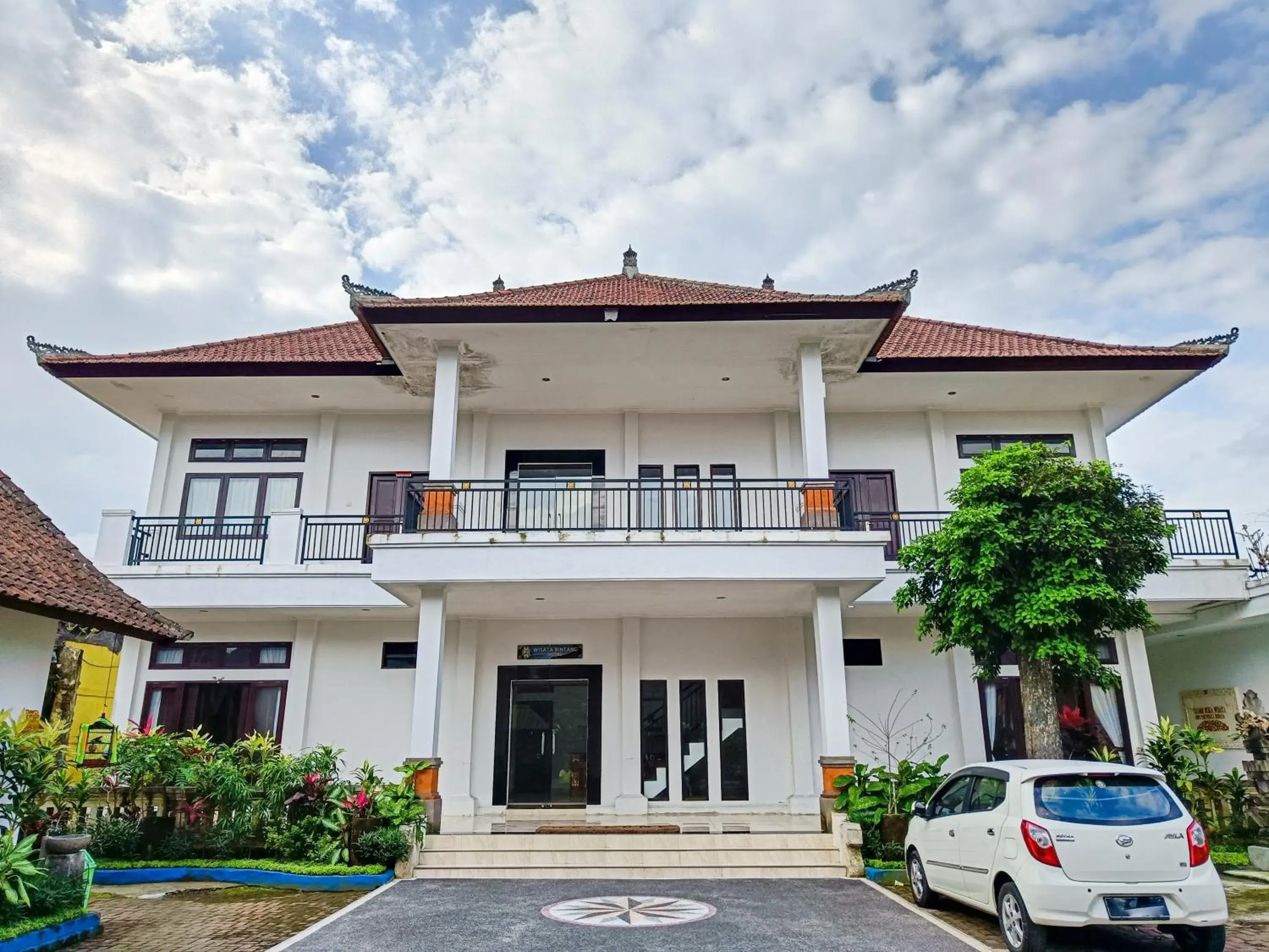 Property building in Wisata Bintang Hotel Property building in Wisata Bintang Hotel
