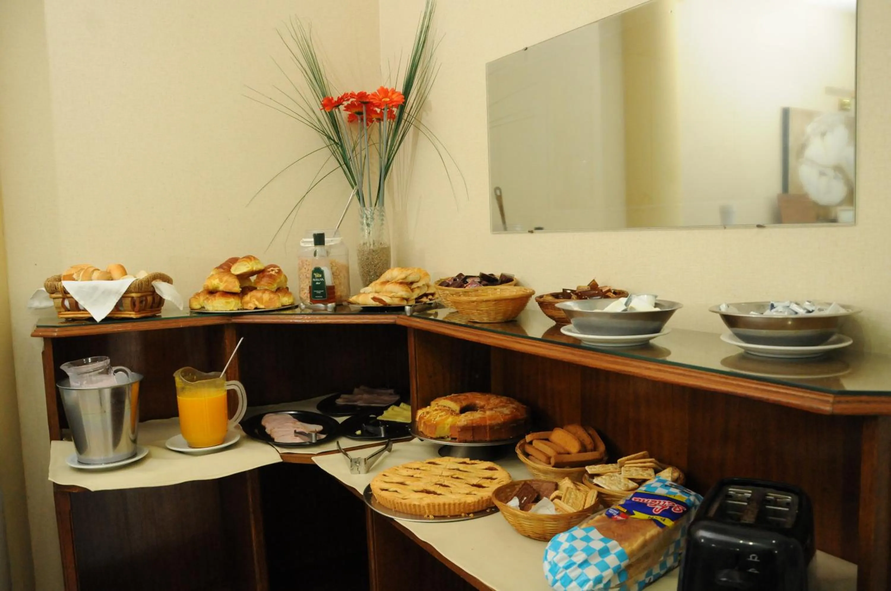 Restaurant/places to eat in Hotel Hoxon