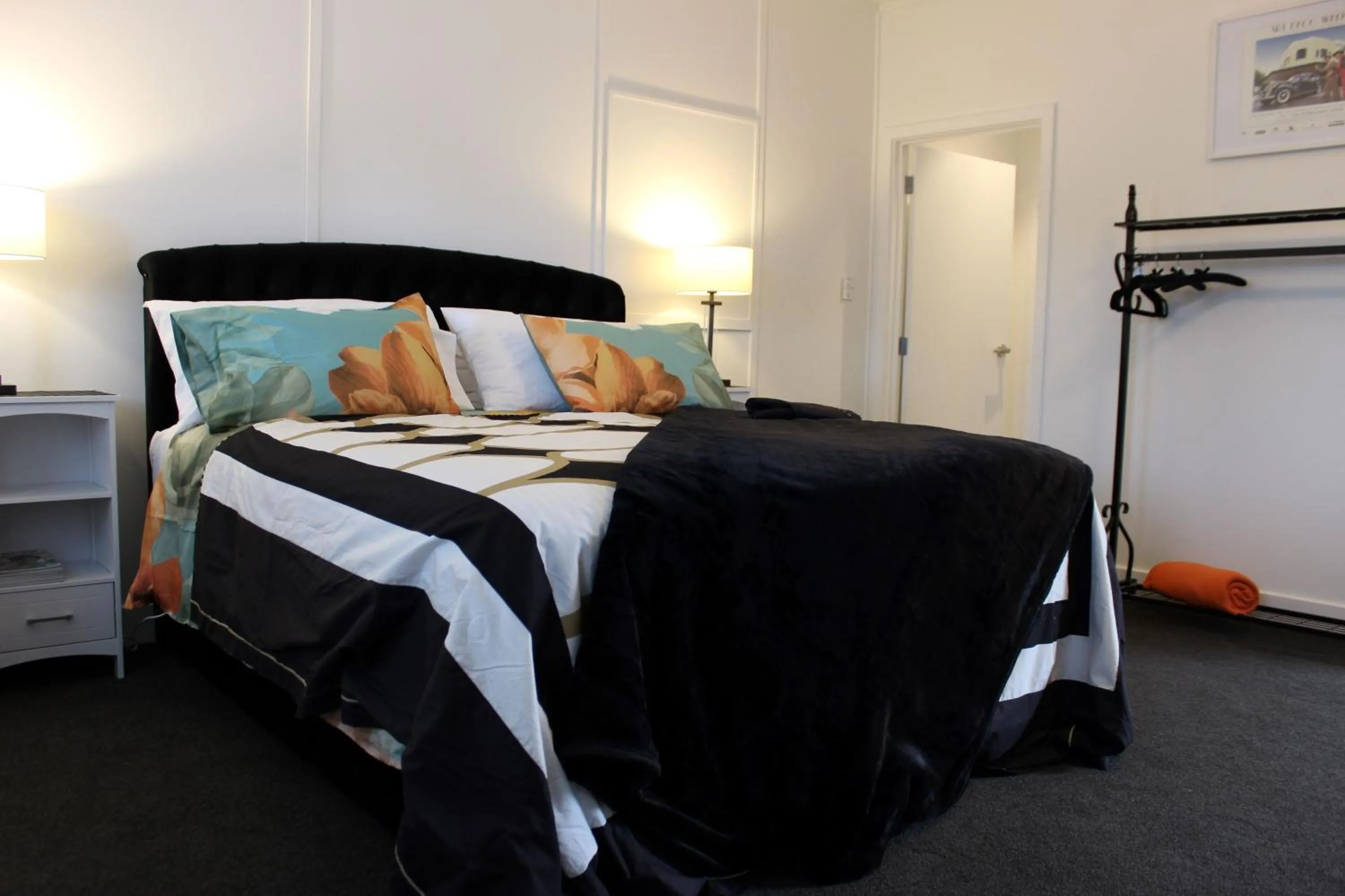 Bed in The Pool House Bed & Breakfast - Near Marine Parade Napier