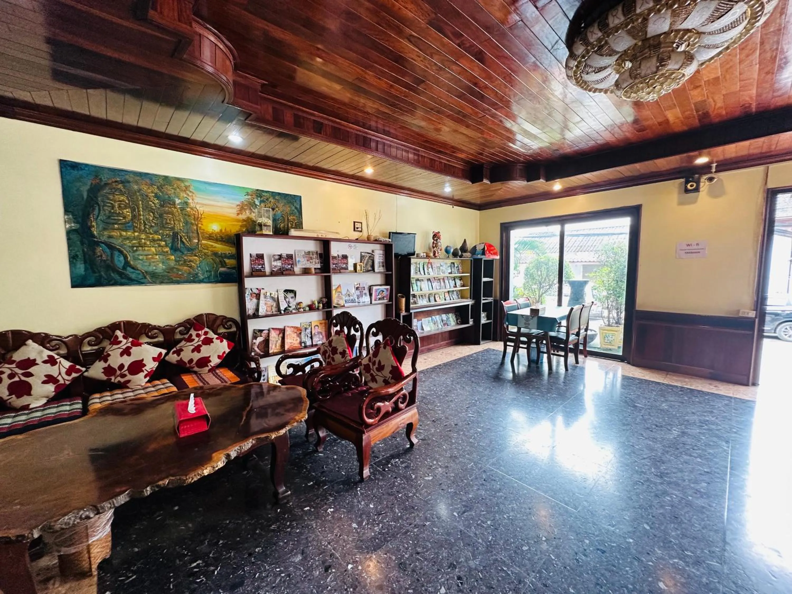 Communal lounge/ TV room in Visoun Luang Prabang Hotel