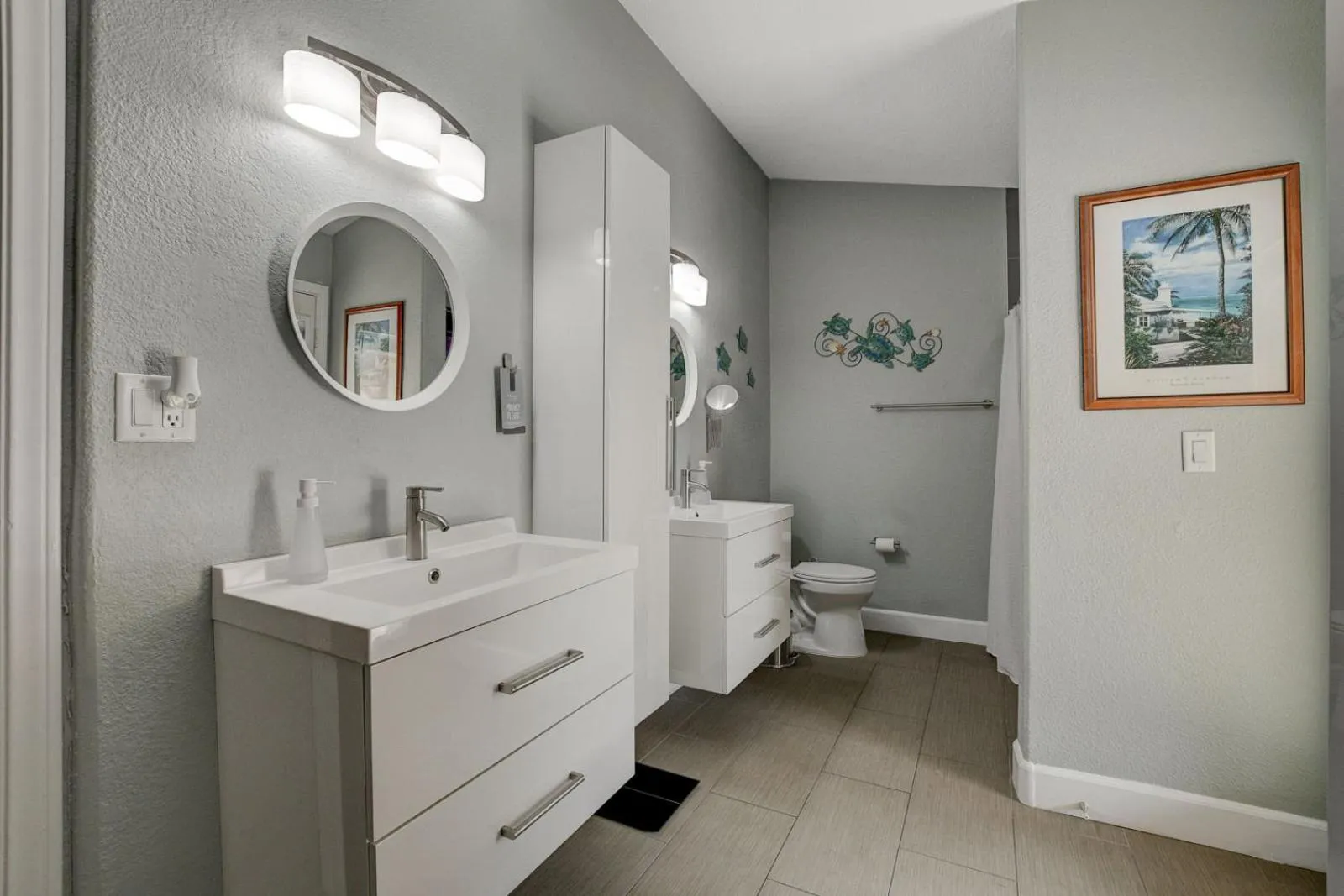 Shower in Mirage Pool House - Heart of LV, Swimming Pool, Games, heavenly relaxation