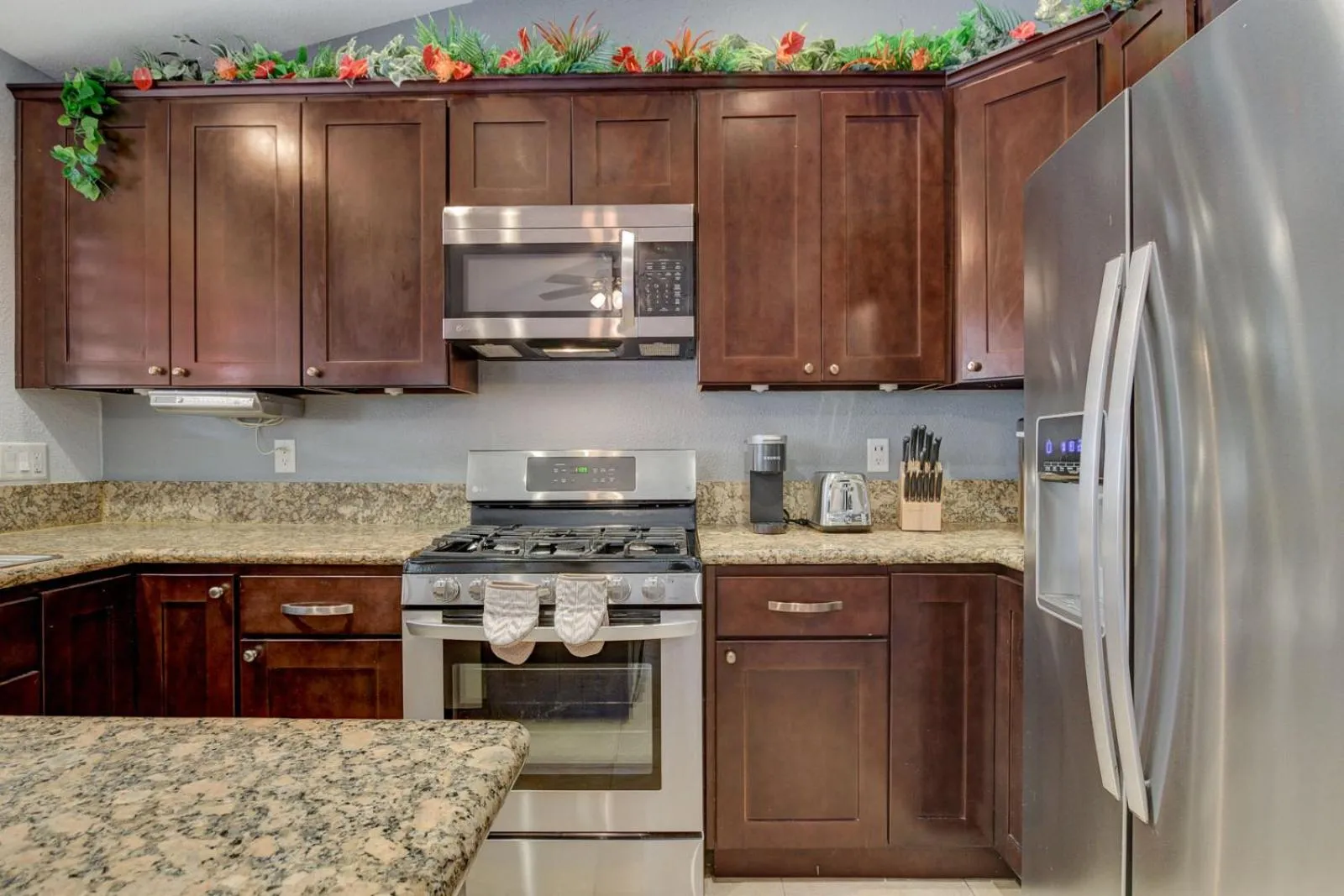 Coffee/tea facilities in Mirage Pool House - Heart of LV, Swimming Pool, Games, heavenly relaxation